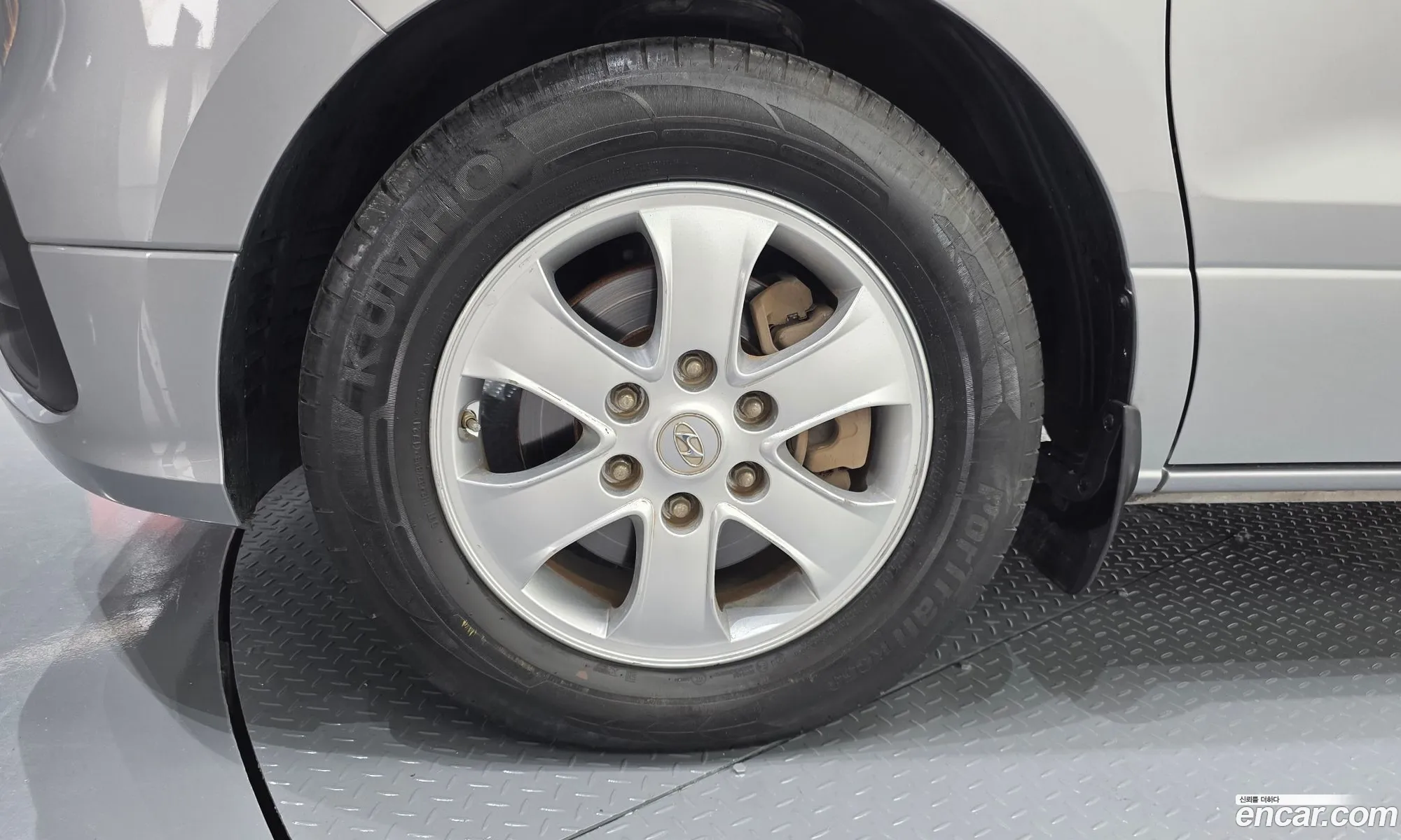 Hyundai Grand Starex 2018 — 23