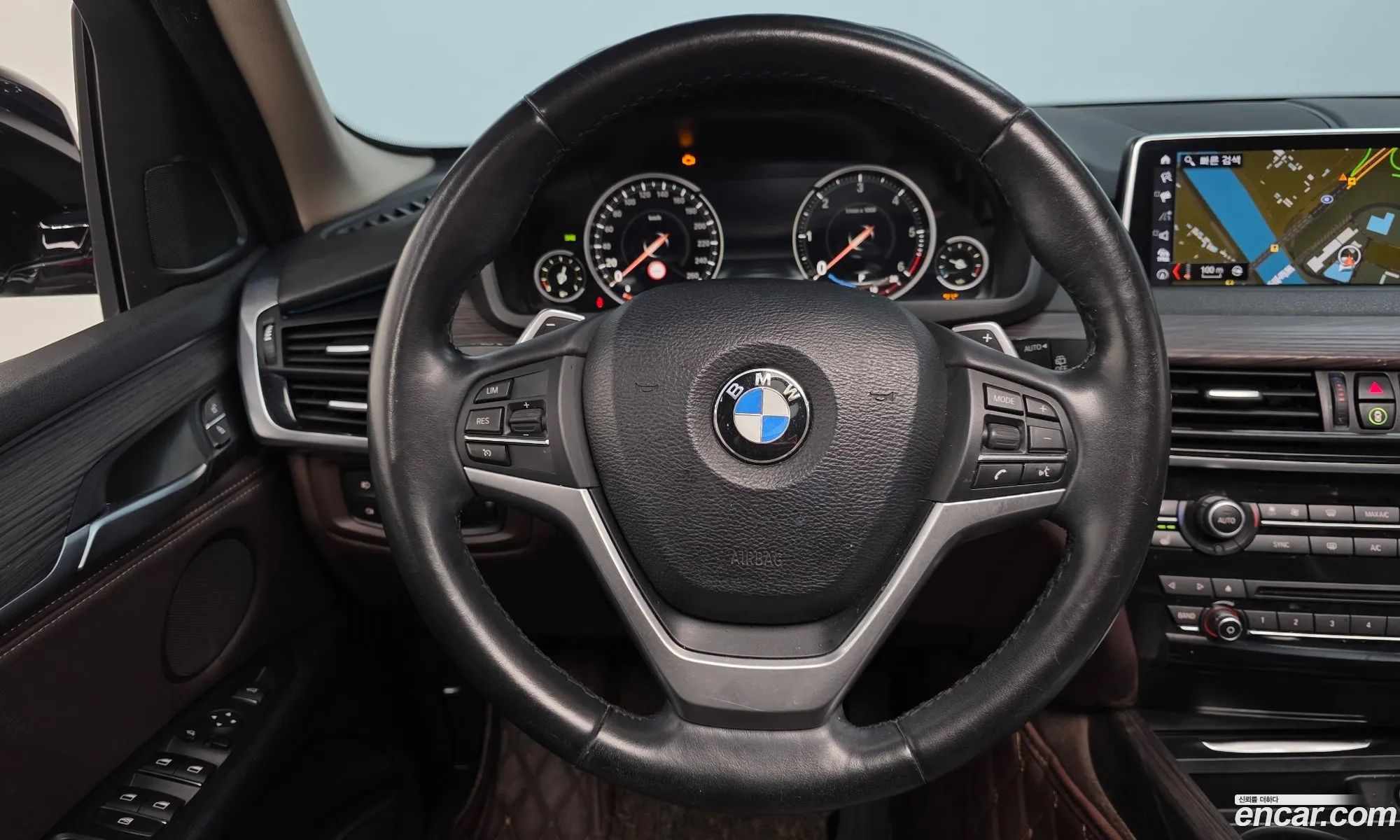 BMW X5 2017 — 7
