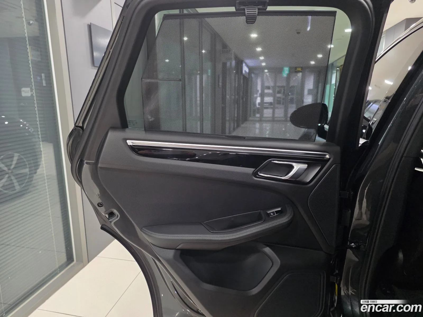 Porsche Macan 2018 — 19