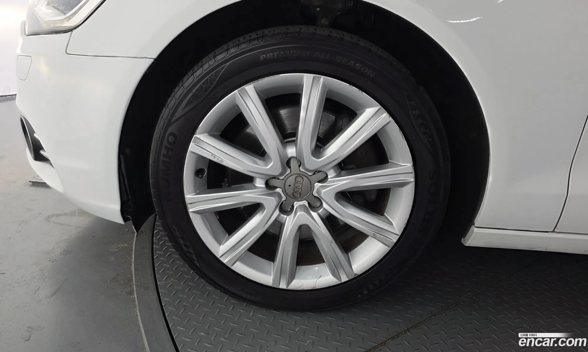 Audi A6 2015 — 11
