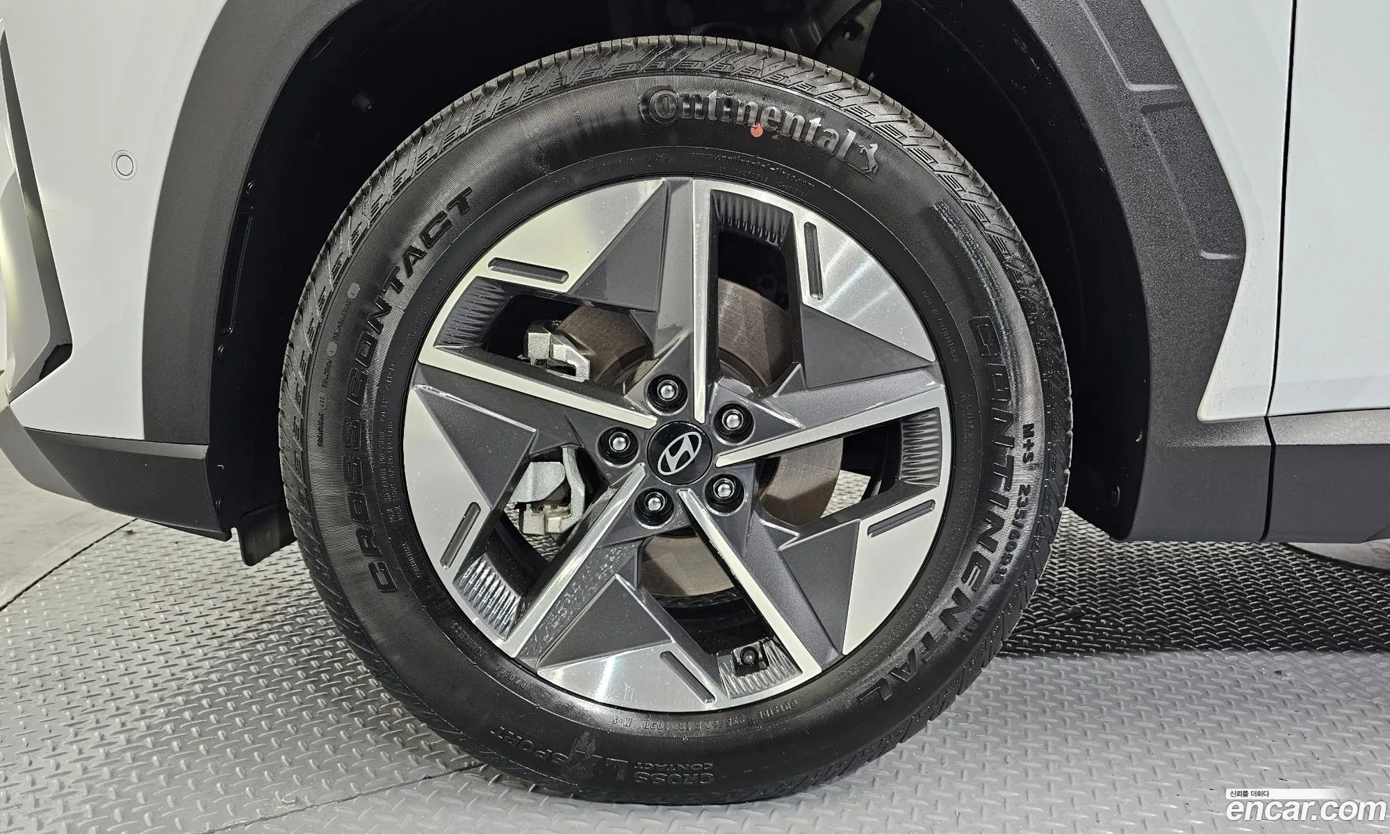 Hyundai Tucson Hybrid 2025 — 10