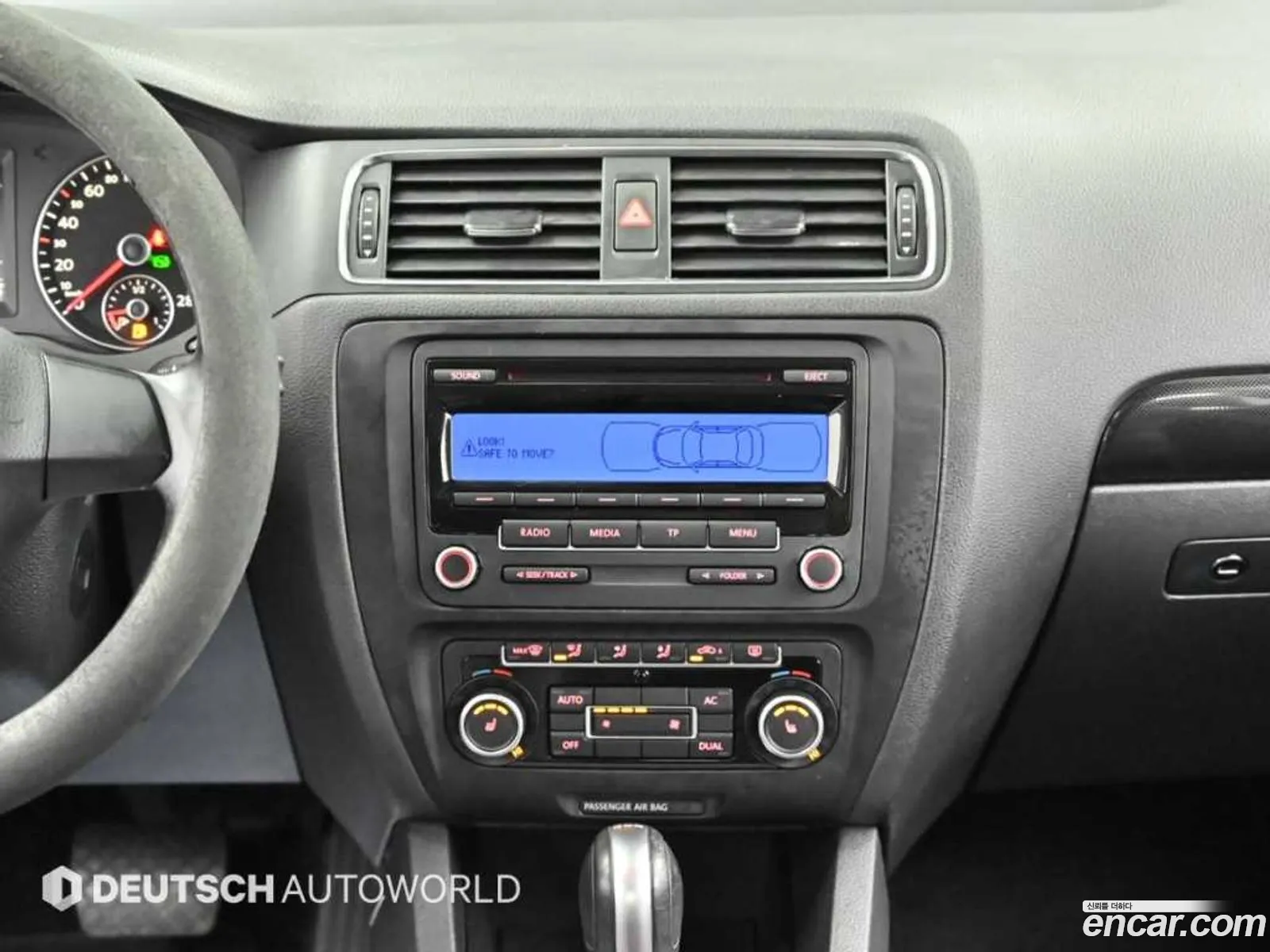 Volkswagen Jetta 2011 — 14