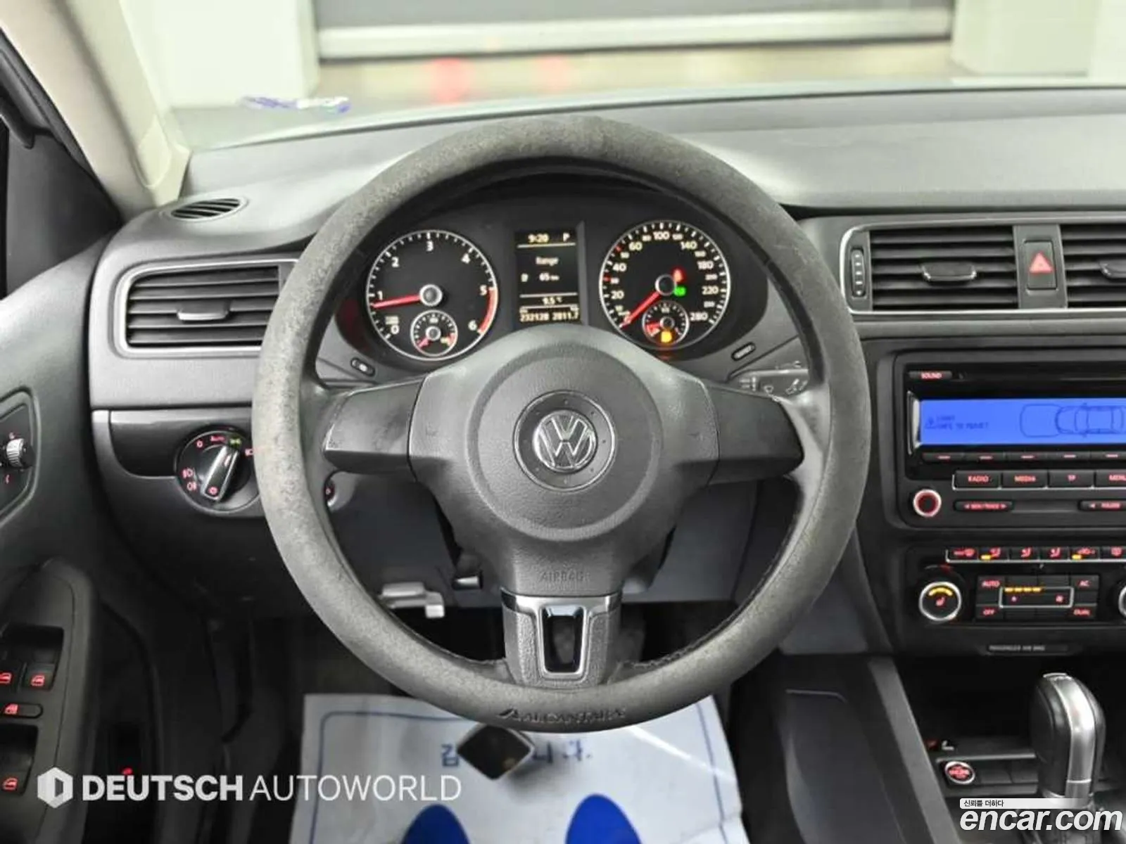 Volkswagen Jetta 2011 — 13
