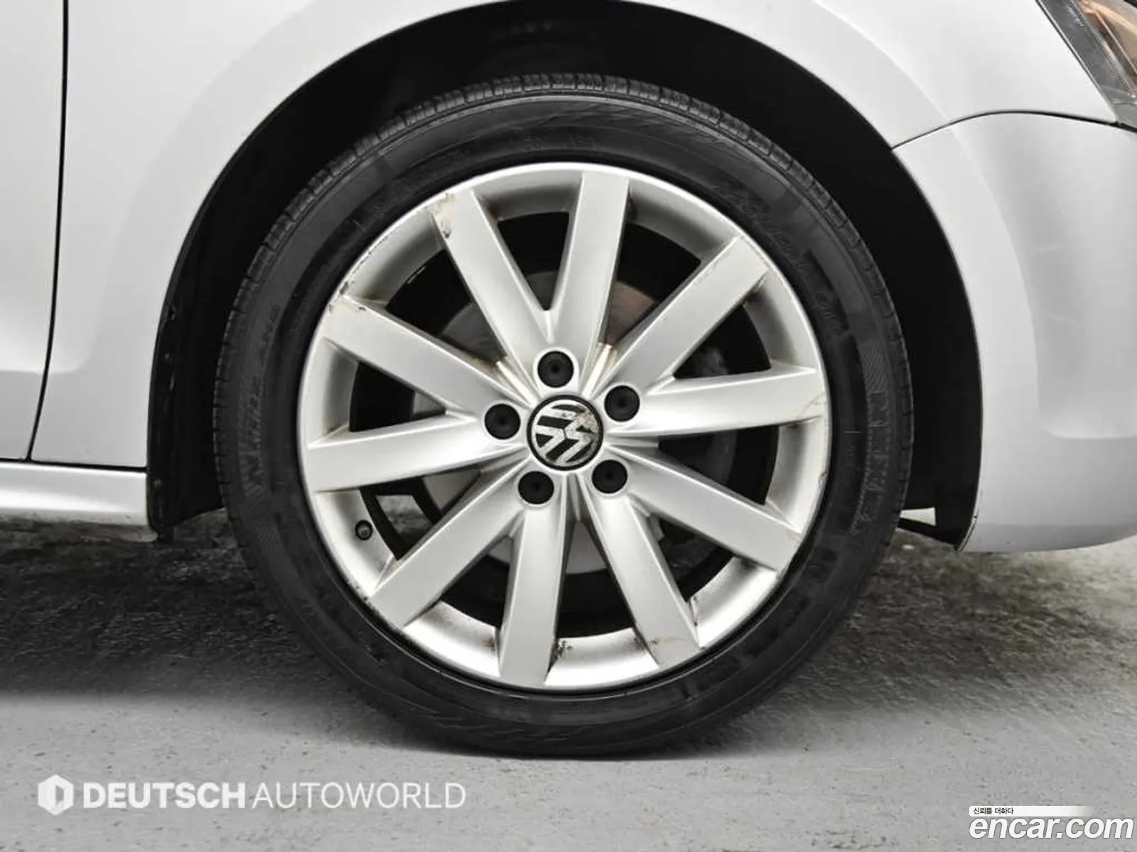 Volkswagen Jetta 2011 — 17