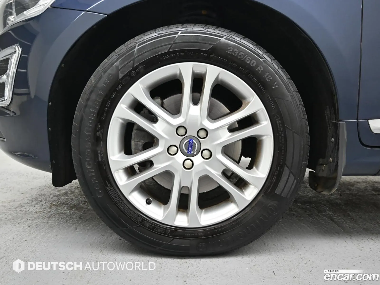 Volvo XC60 2015 — 2