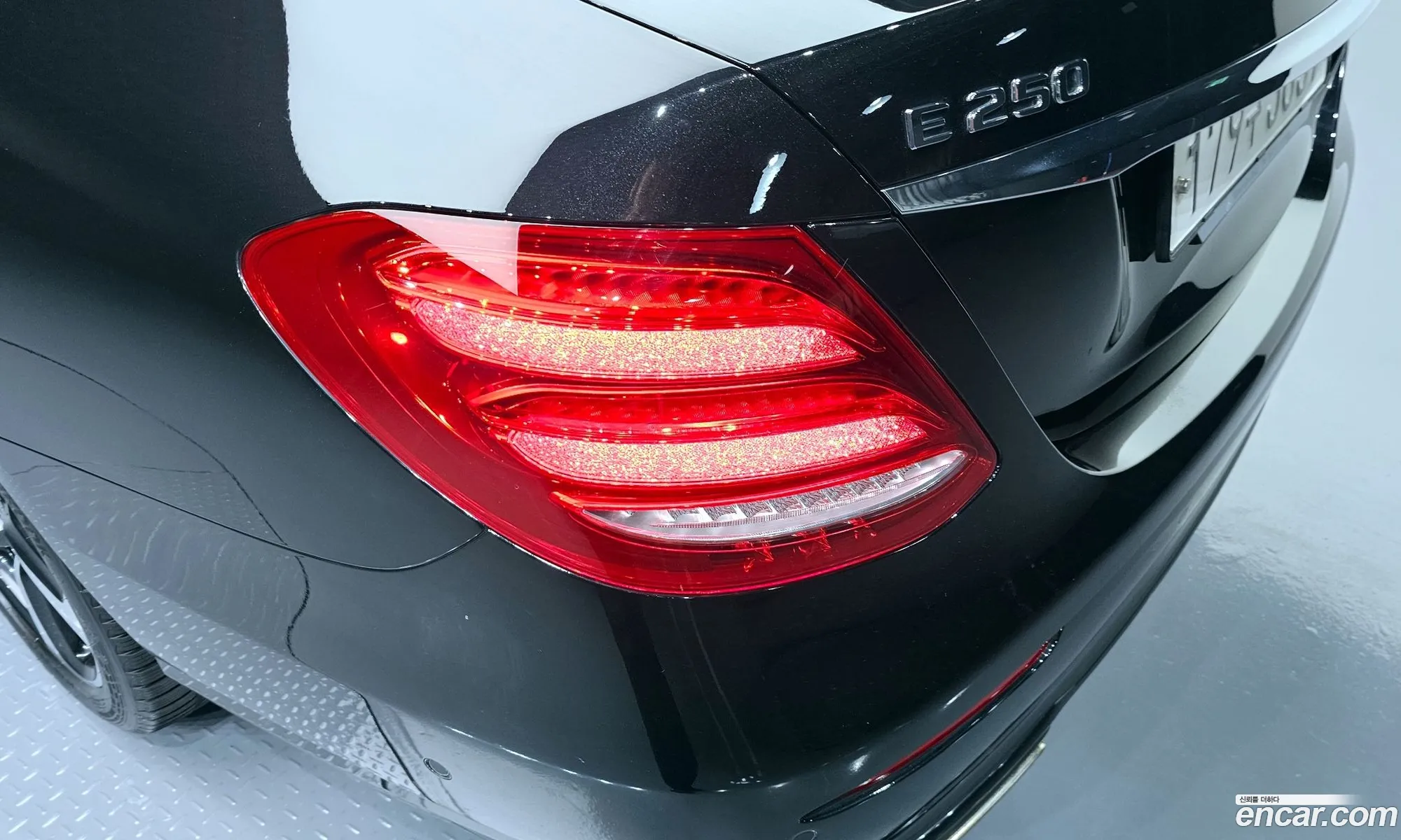 Mercedes-Benz E-Class W213 2019 WDDZF4FB9LA718771 — 21