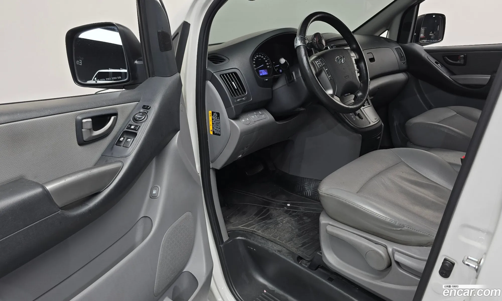 Hyundai Grand Starex 2019 — 17