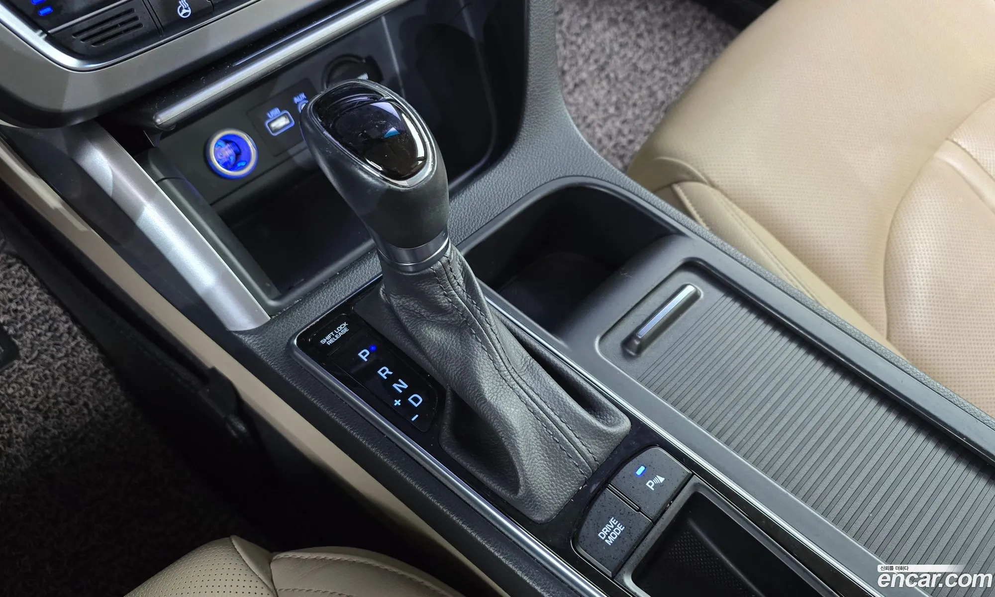 Hyundai LF Sonata 2014 — 12