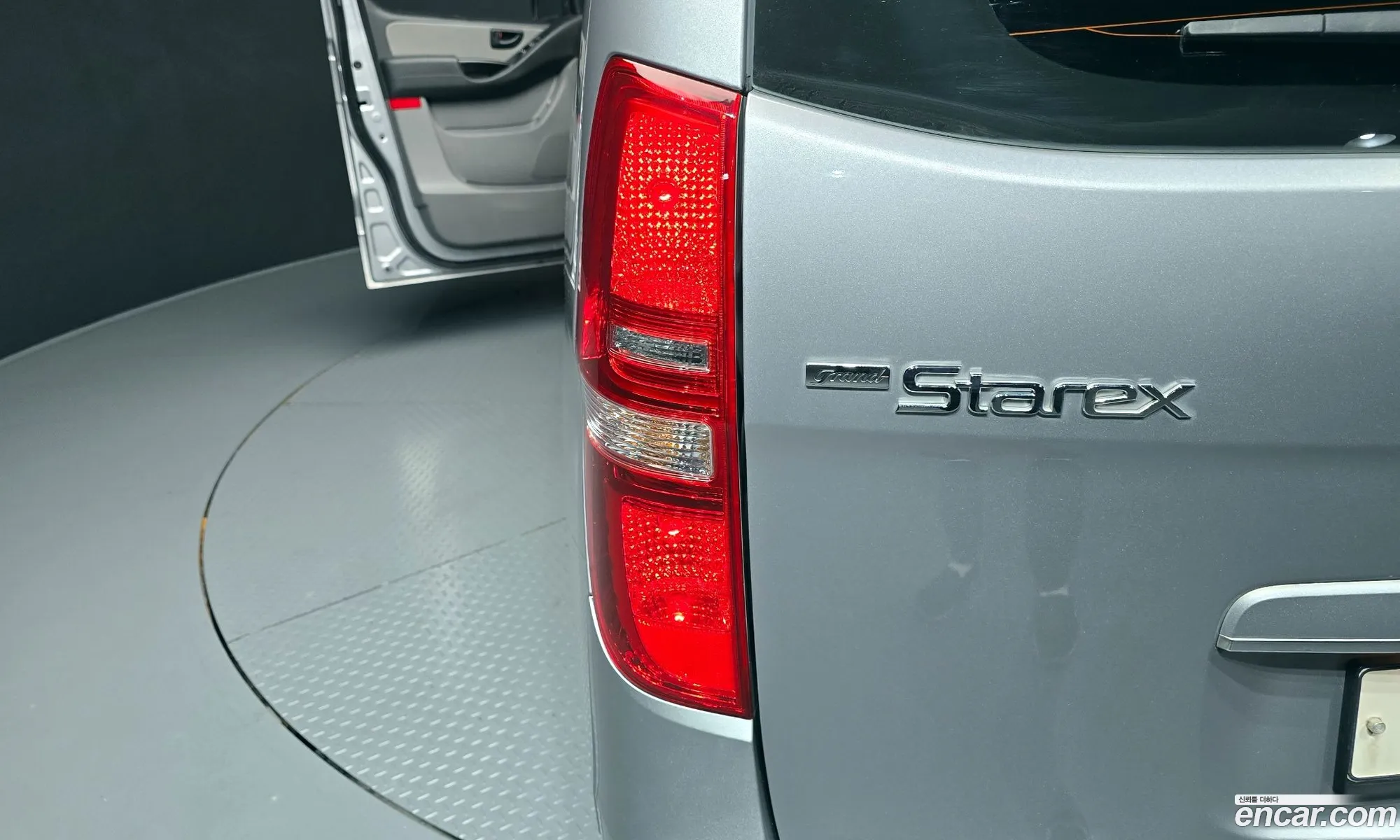 Hyundai Grand Starex 2021 — 18