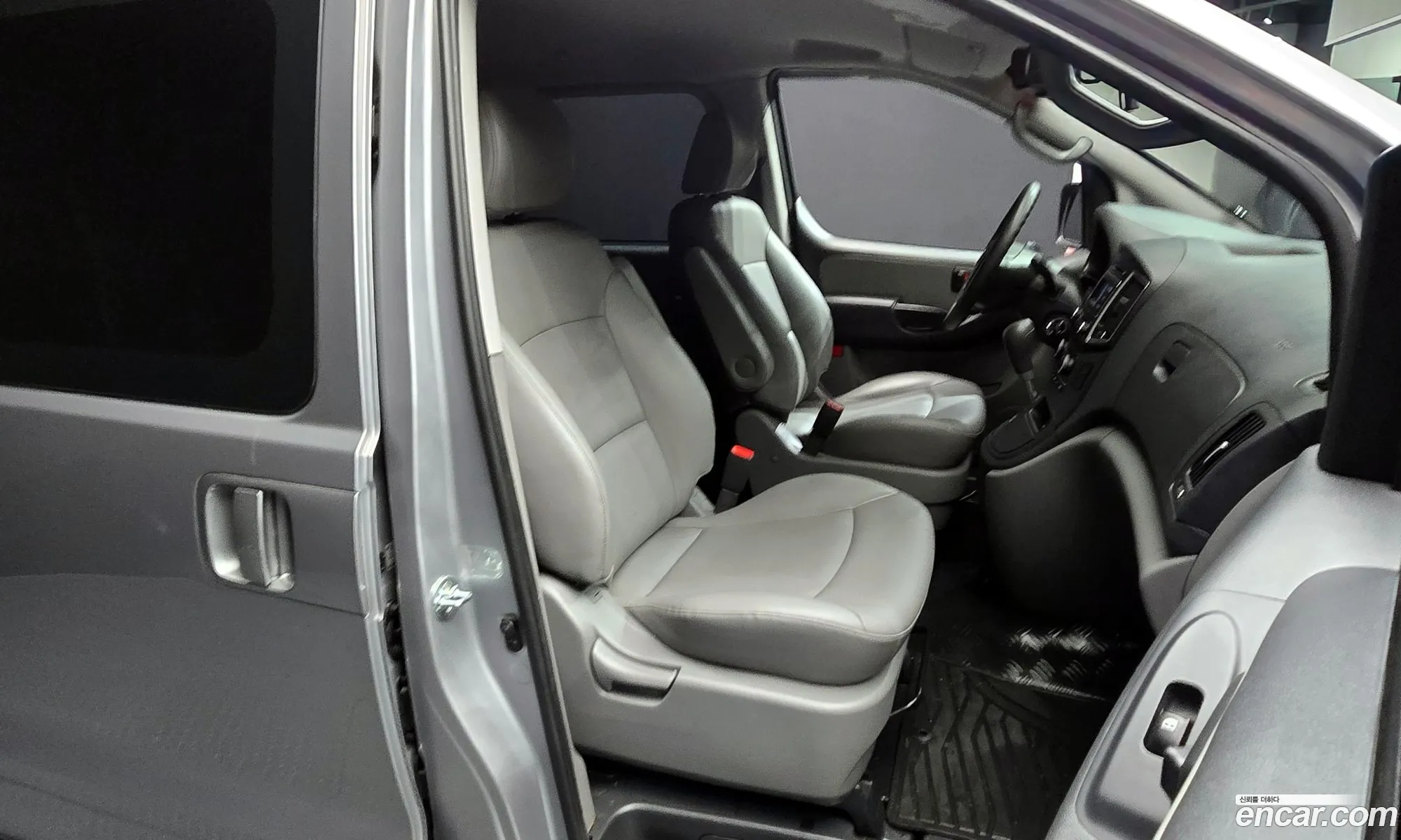 Hyundai Grand Starex 2021 — 25
