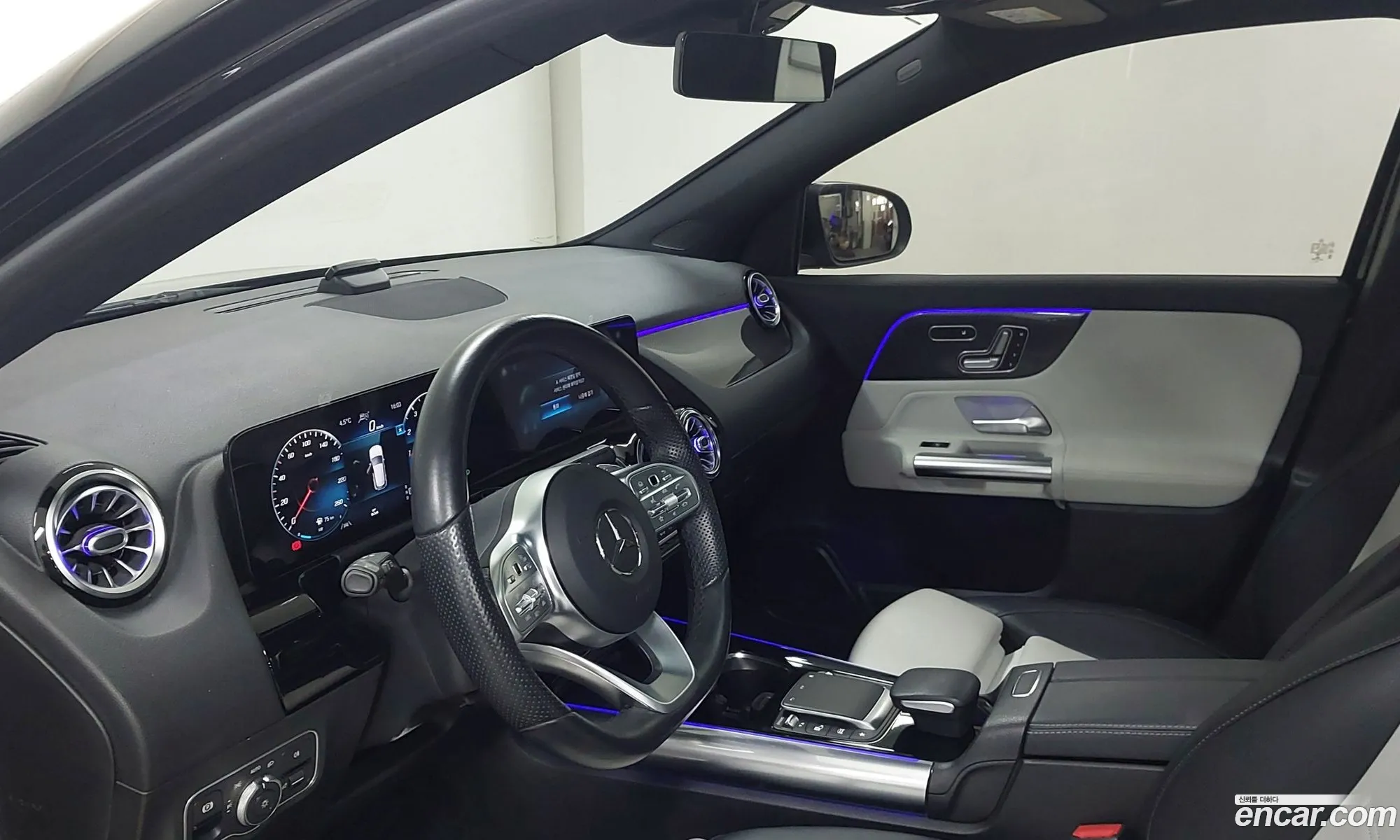 Mercedes-Benz GLA-Class H247 2020 — 17
