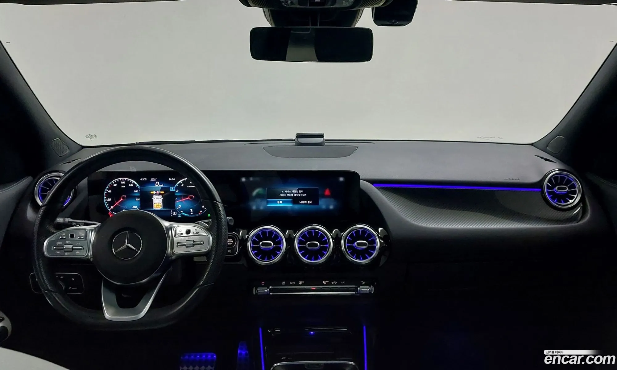 Mercedes-Benz GLA-Class H247 2020 — 12