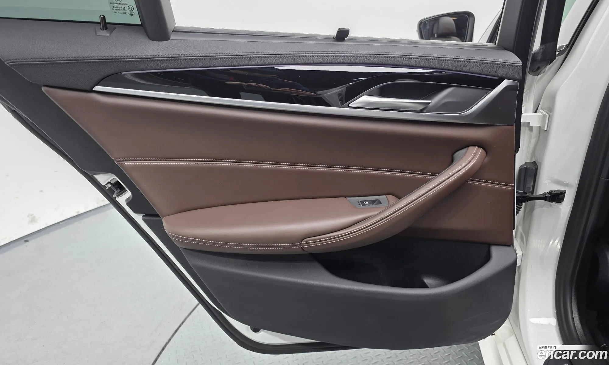 BMW 5 Series 2018 WBAJD9102JWC82863 — 10
