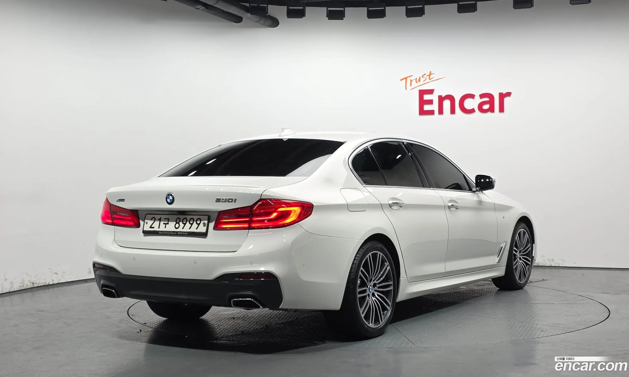BMW 5 Series 2018 WBAJD9102JWC82863 — 5