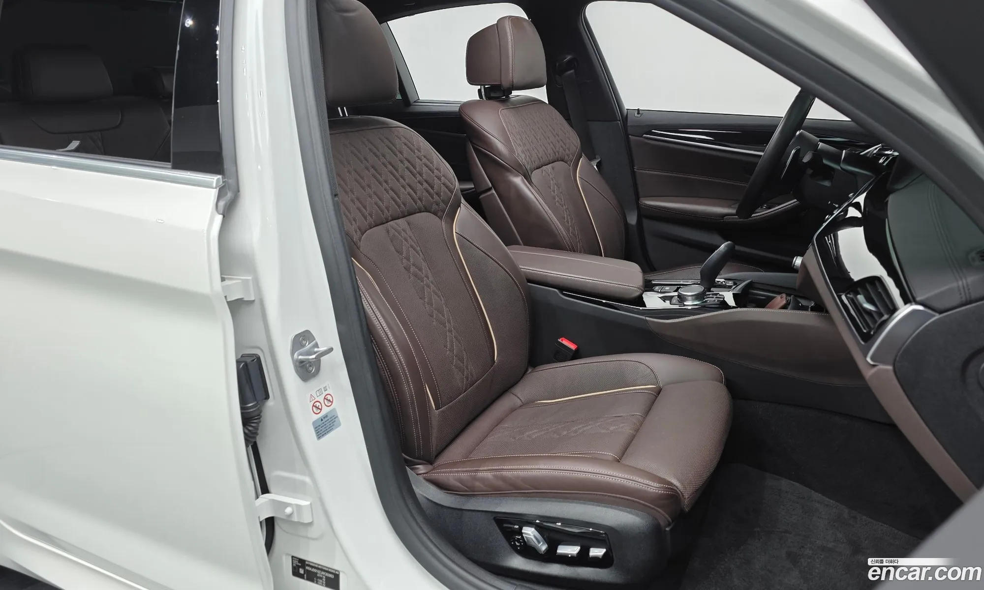 BMW 5 Series 2018 WBAJD9102JWC82863 — 34