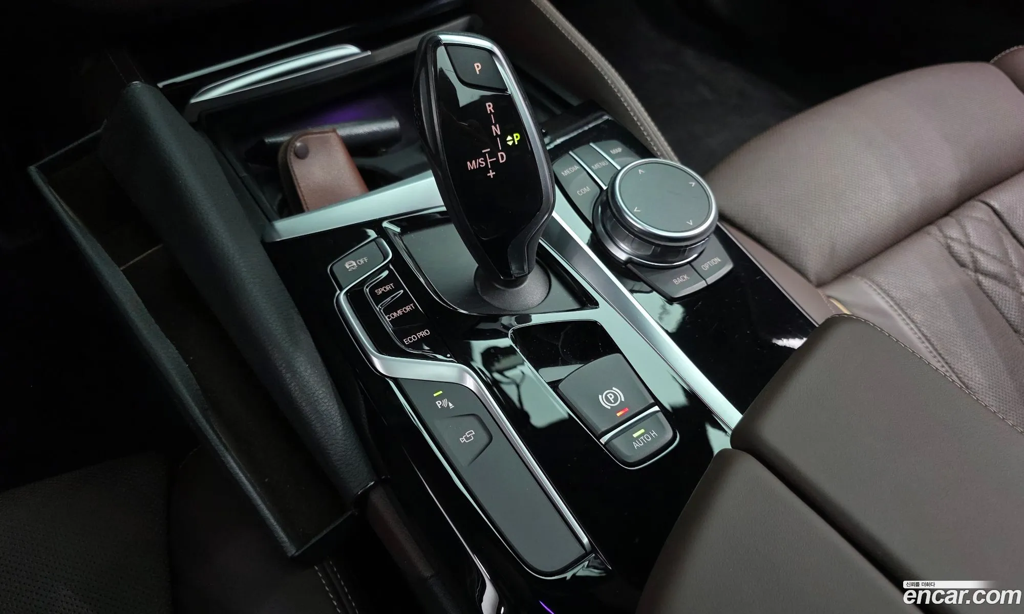 BMW 5 Series 2018 WBAJD9102JWC82863 — 11