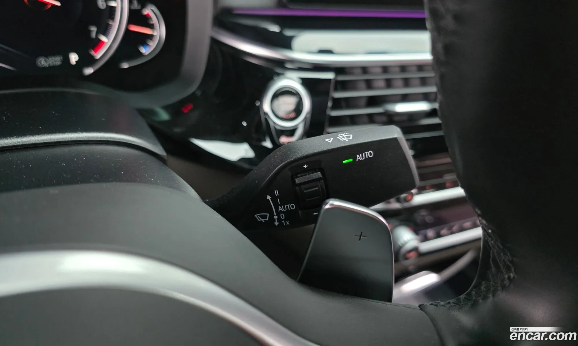 BMW 5 Series 2018 WBAJD9102JWC82863 — 18