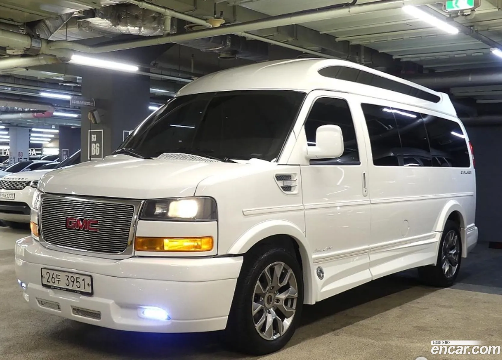 GMC Savana 2022 — 18