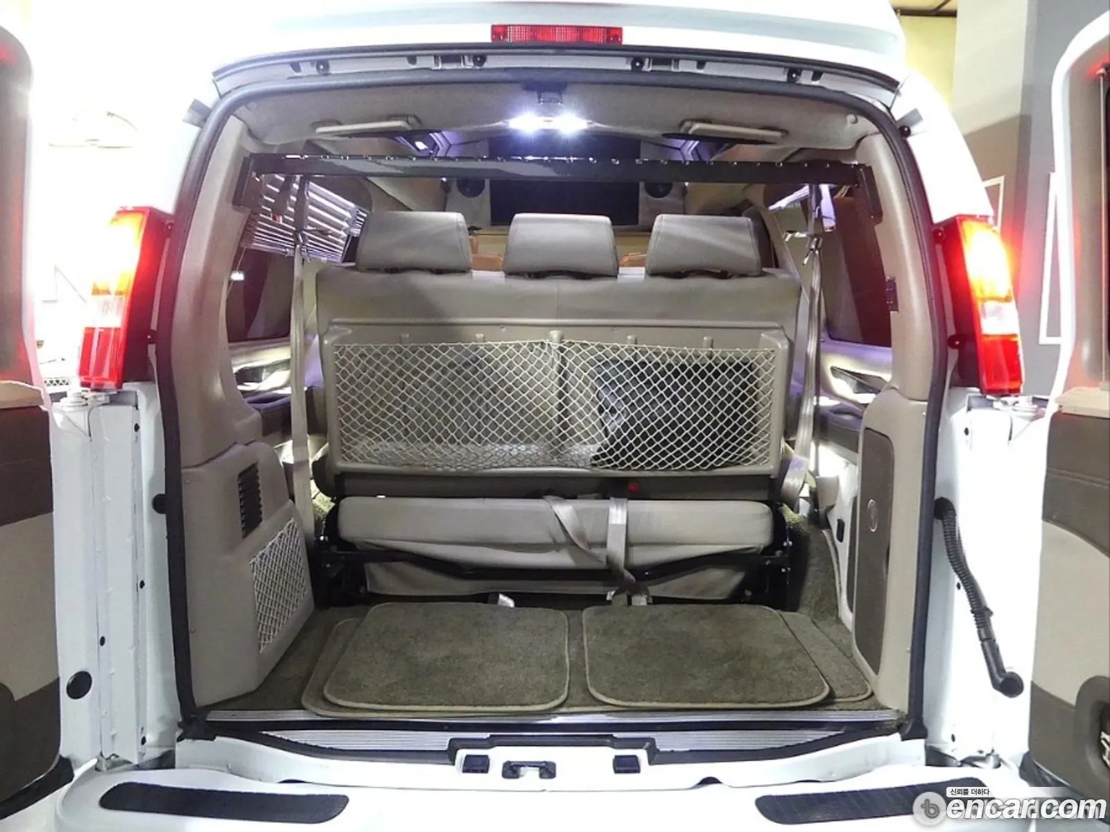 GMC Savana 2022 — 3