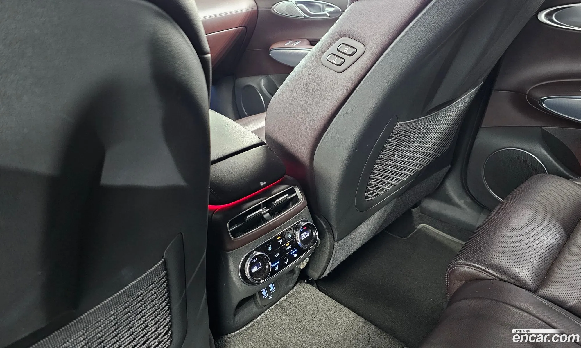 Genesis GV70 2021 — 25