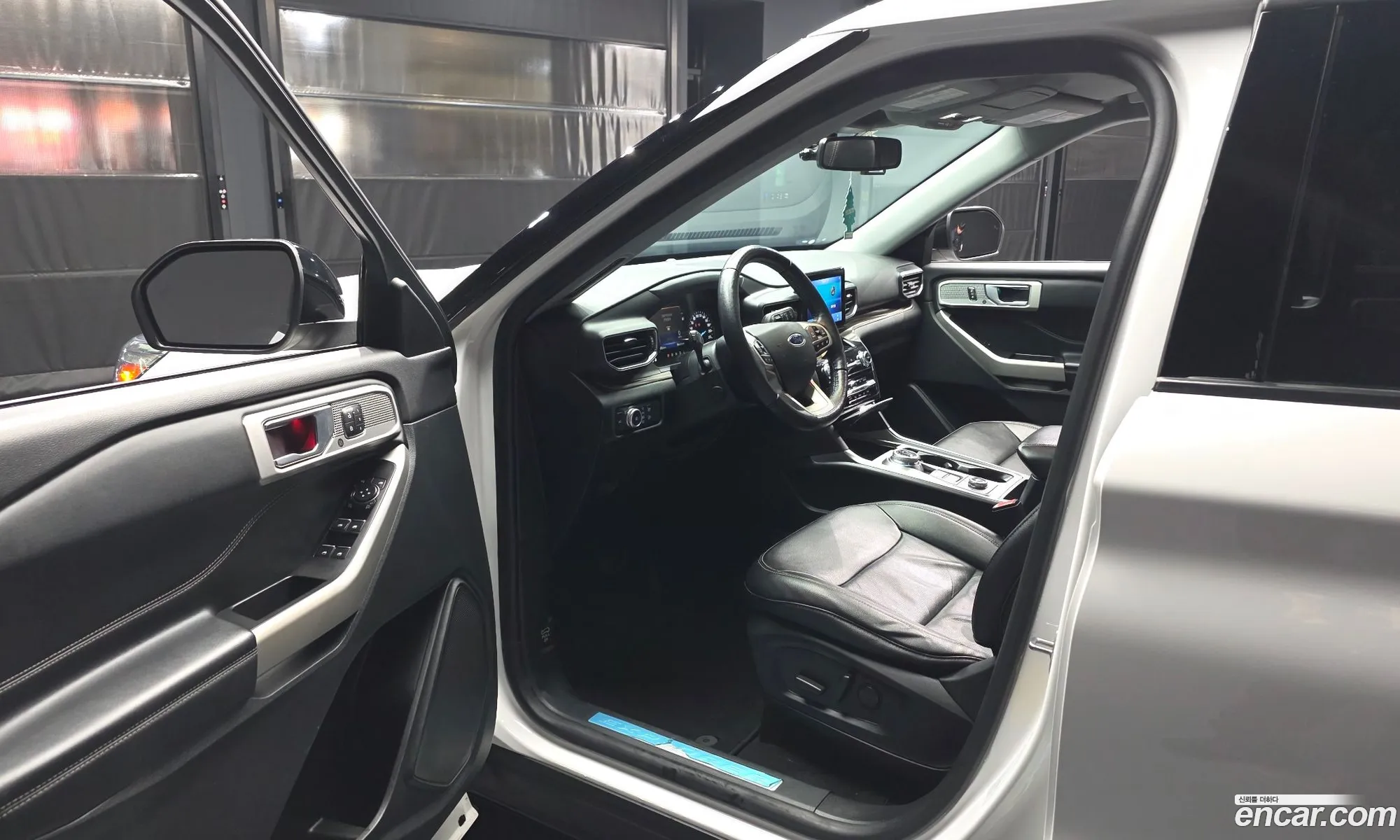 Ford Explorer 6th Gen 2021 — 27