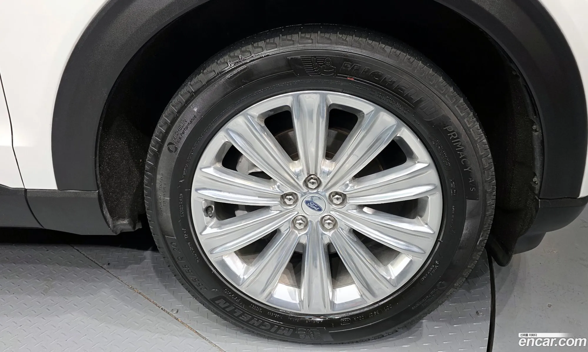 Ford Explorer 6th Gen 2021 — 4