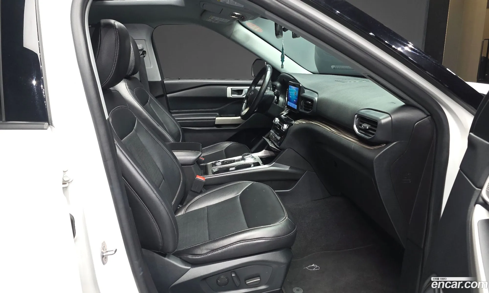 Ford Explorer 6th Gen 2021 — 31