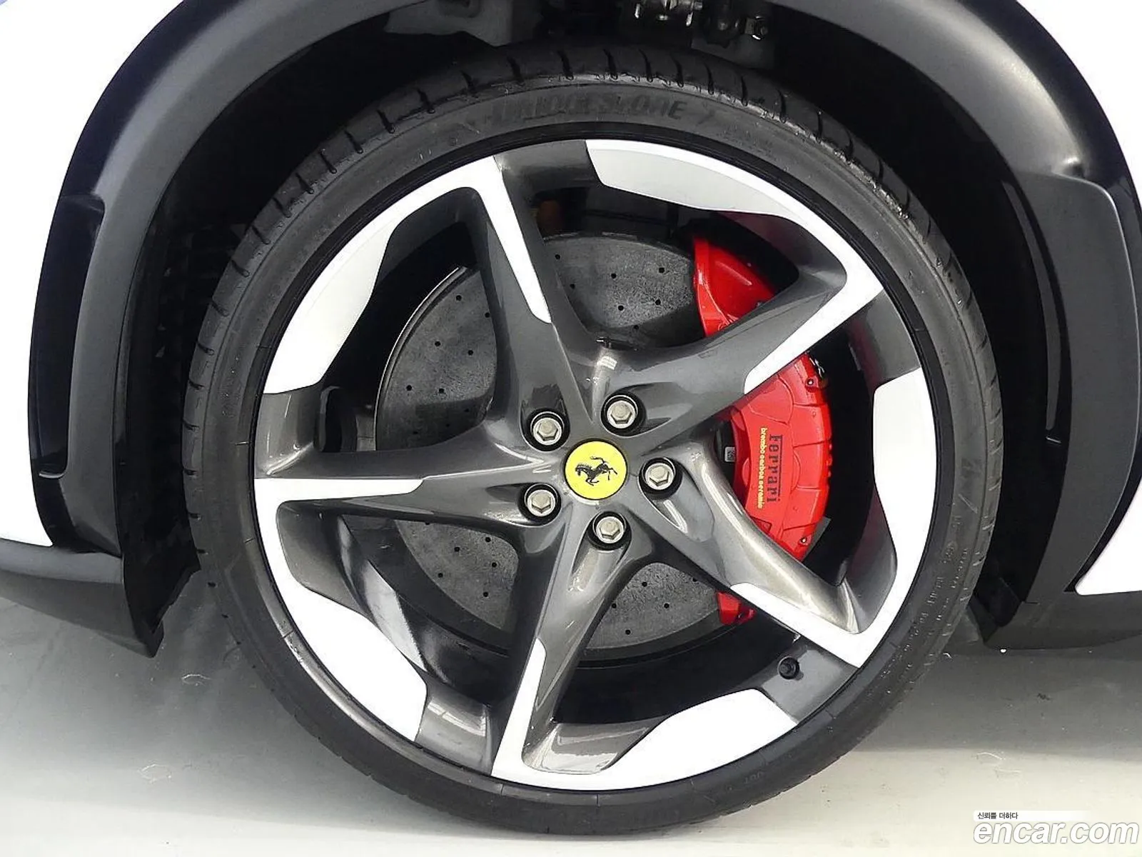 Ferrari Purosangue 2025 — 12