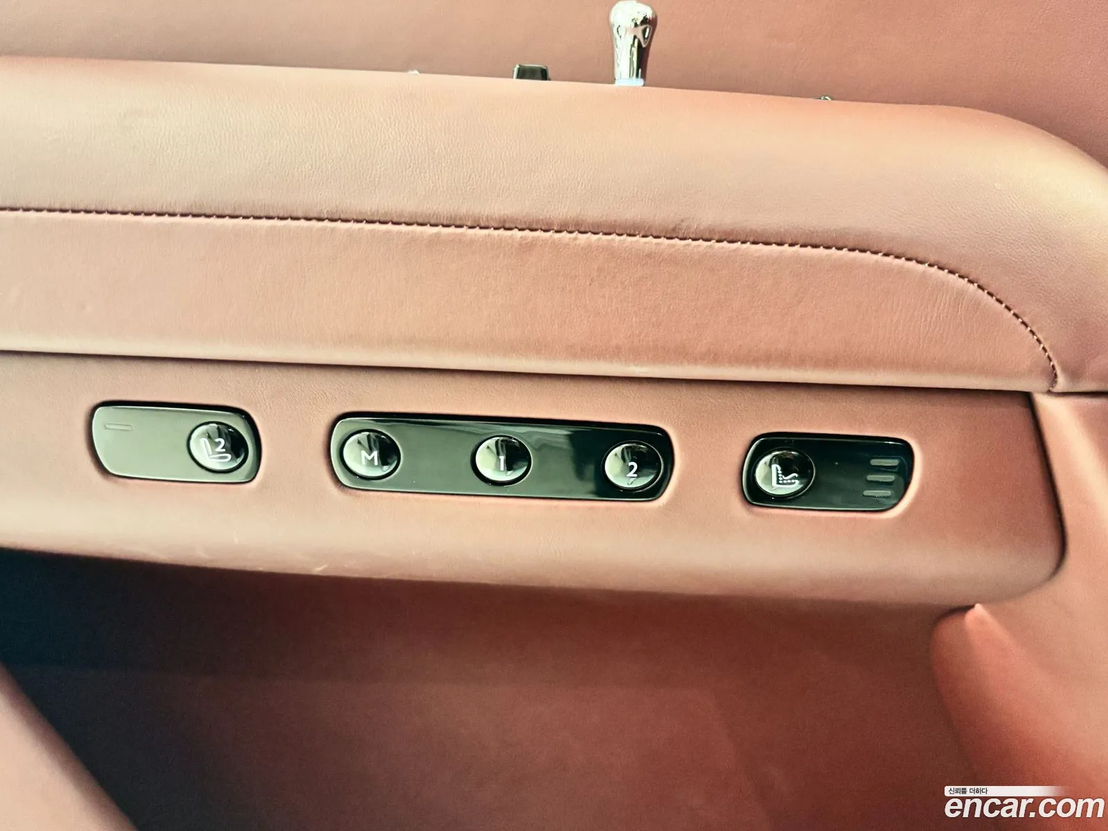Rolls-Royce Ghost 2022 — 19