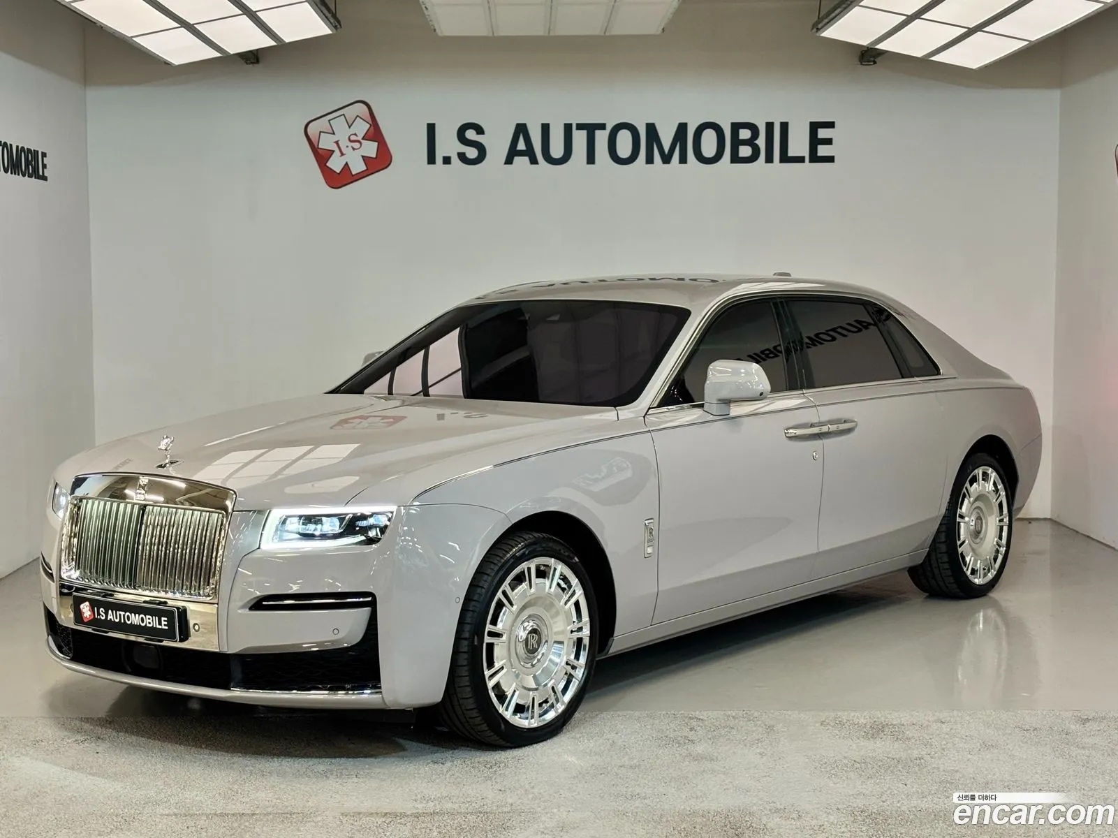 Rolls-Royce Ghost 2022 — 16