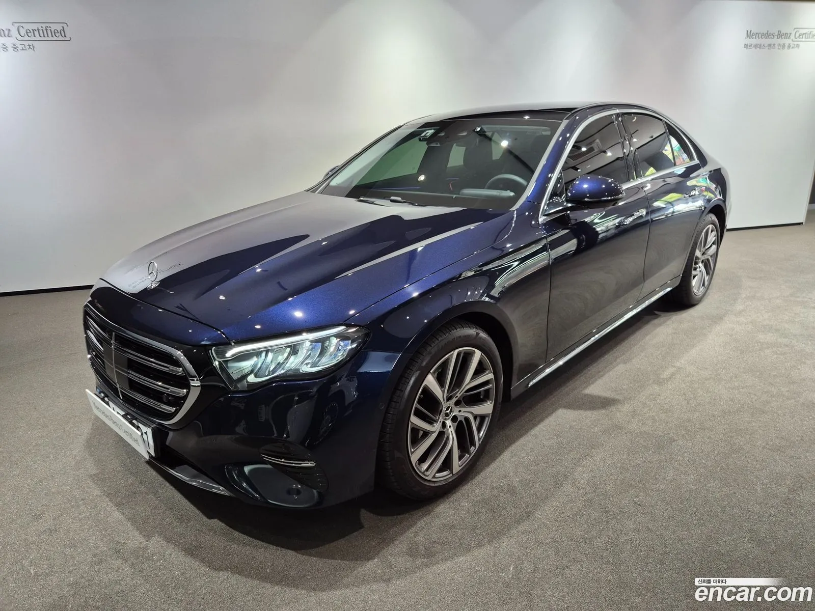 Mercedes-Benz E-Class W214 2025 — 13