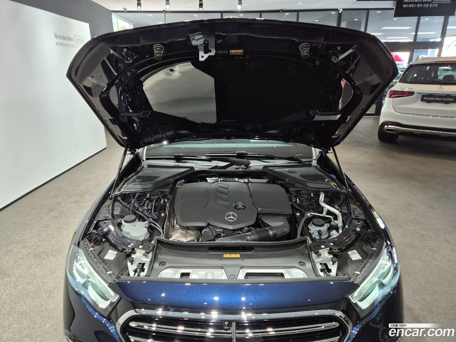 Mercedes-Benz E-Class W214 2025 — 19