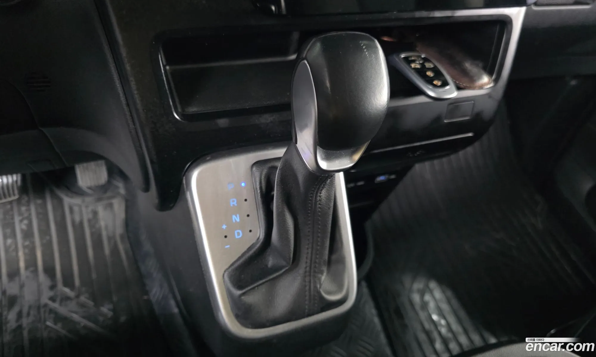 Hyundai Staria 2021 — 16