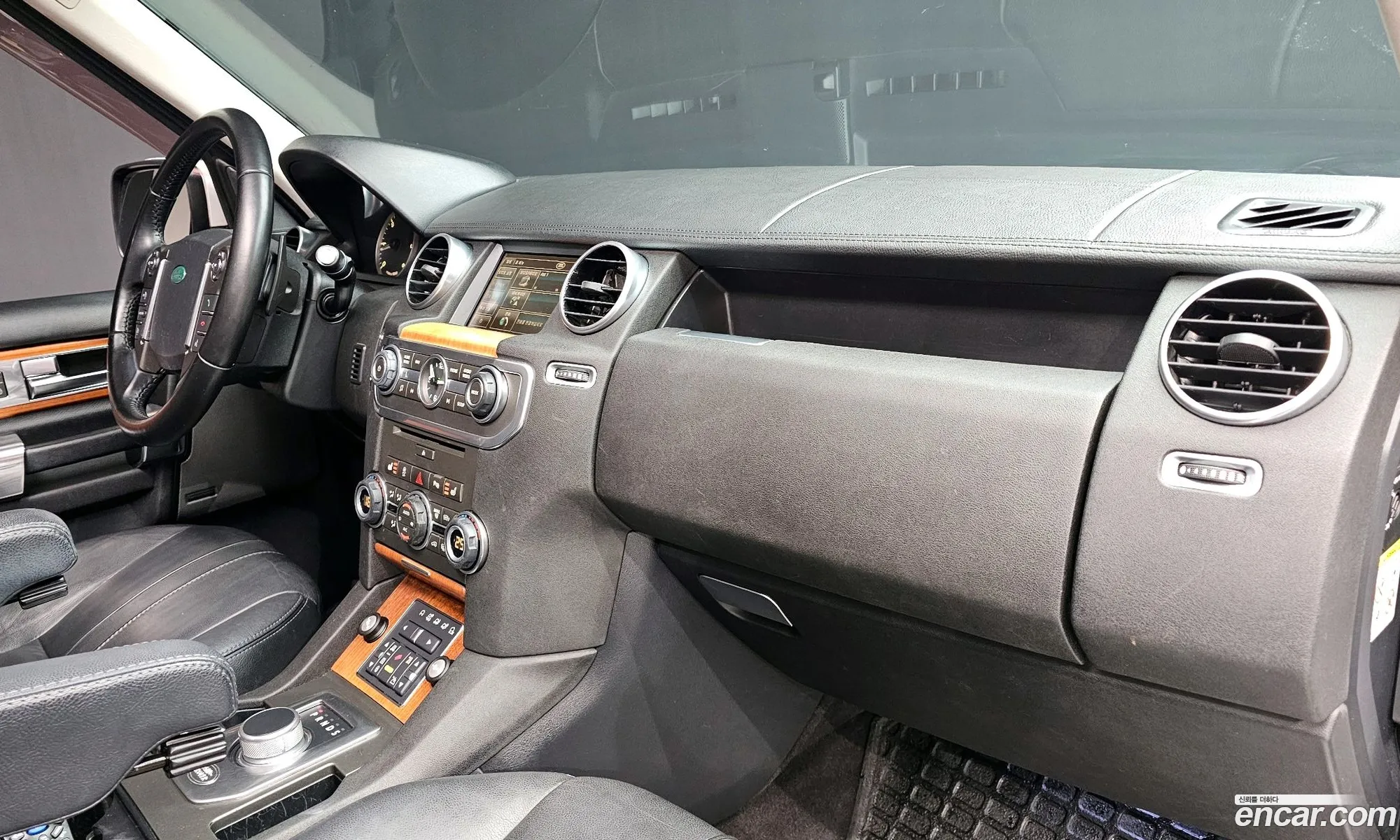 Land Rover Discovery 4 2013 SALLAAAG6DA690111 — 3