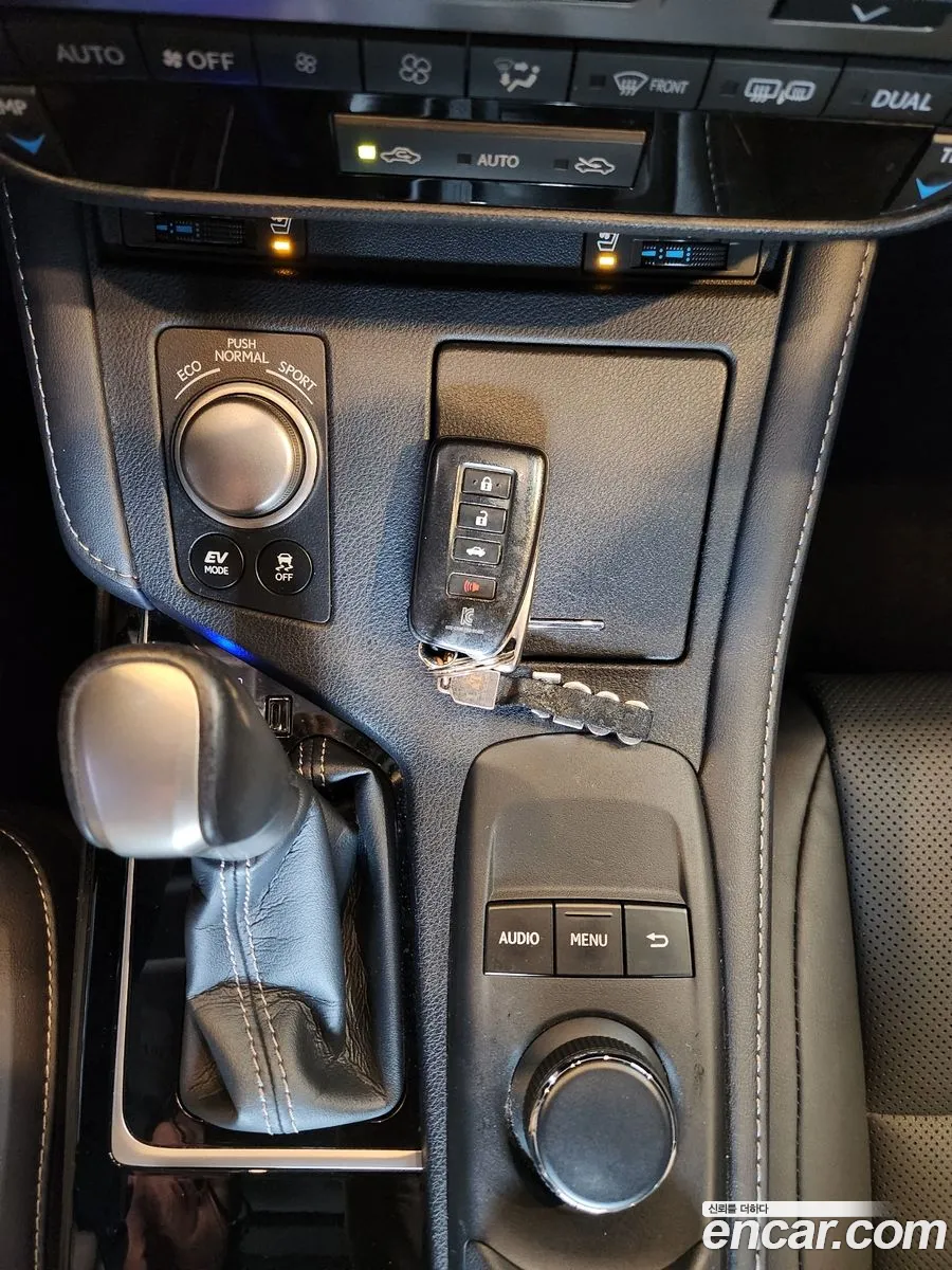 Lexus ES300h 2017 — 15