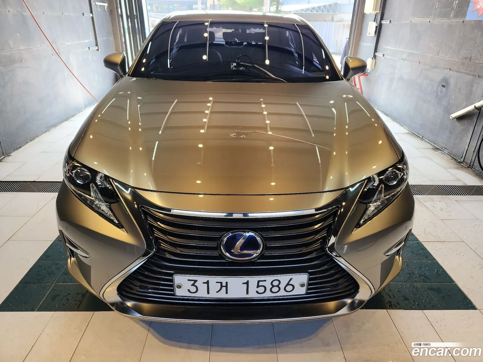 Lexus ES300h 2017 — 3