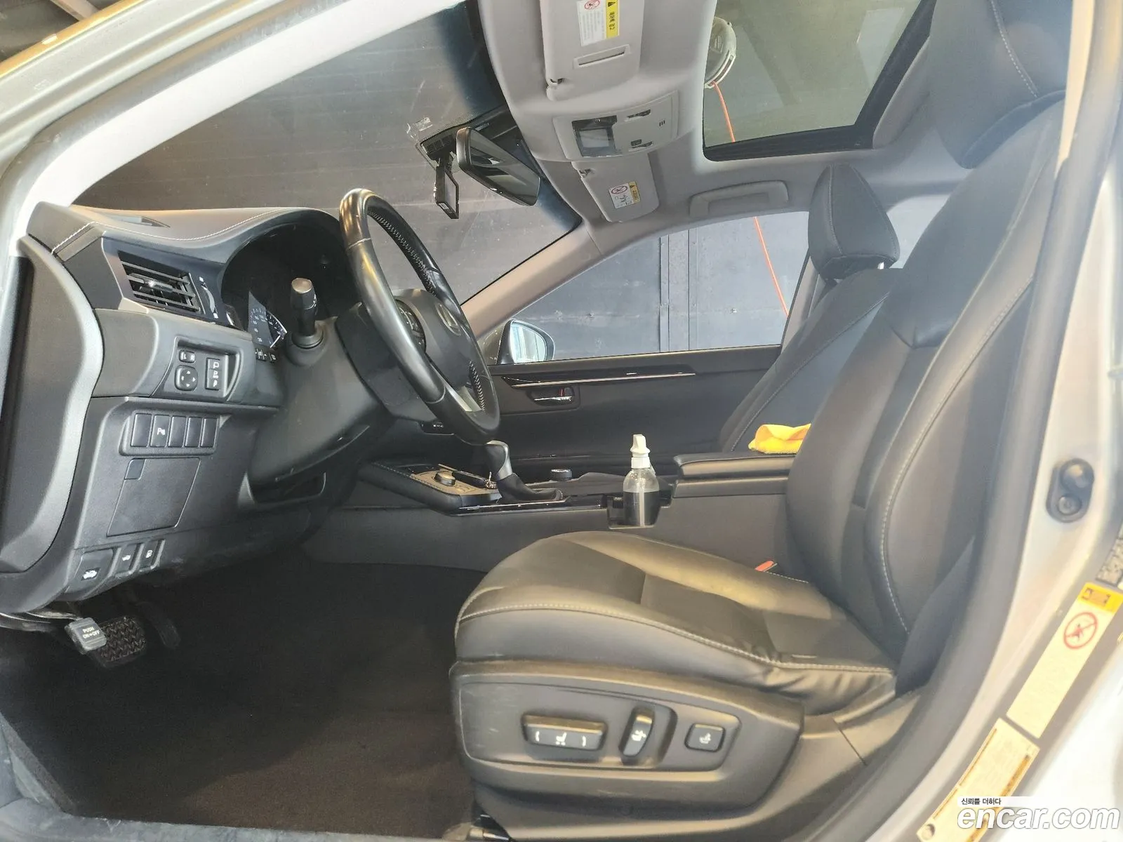 Lexus ES300h 2017 — 8