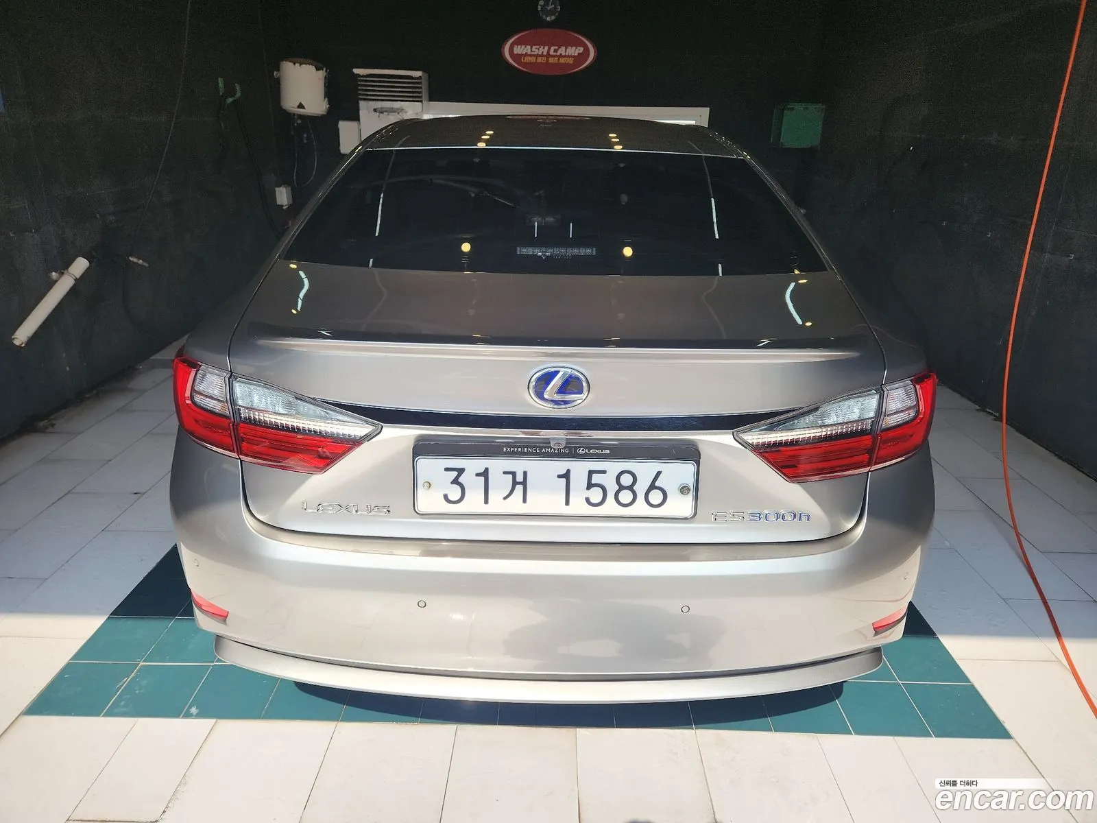 Lexus ES300h 2017 — 13