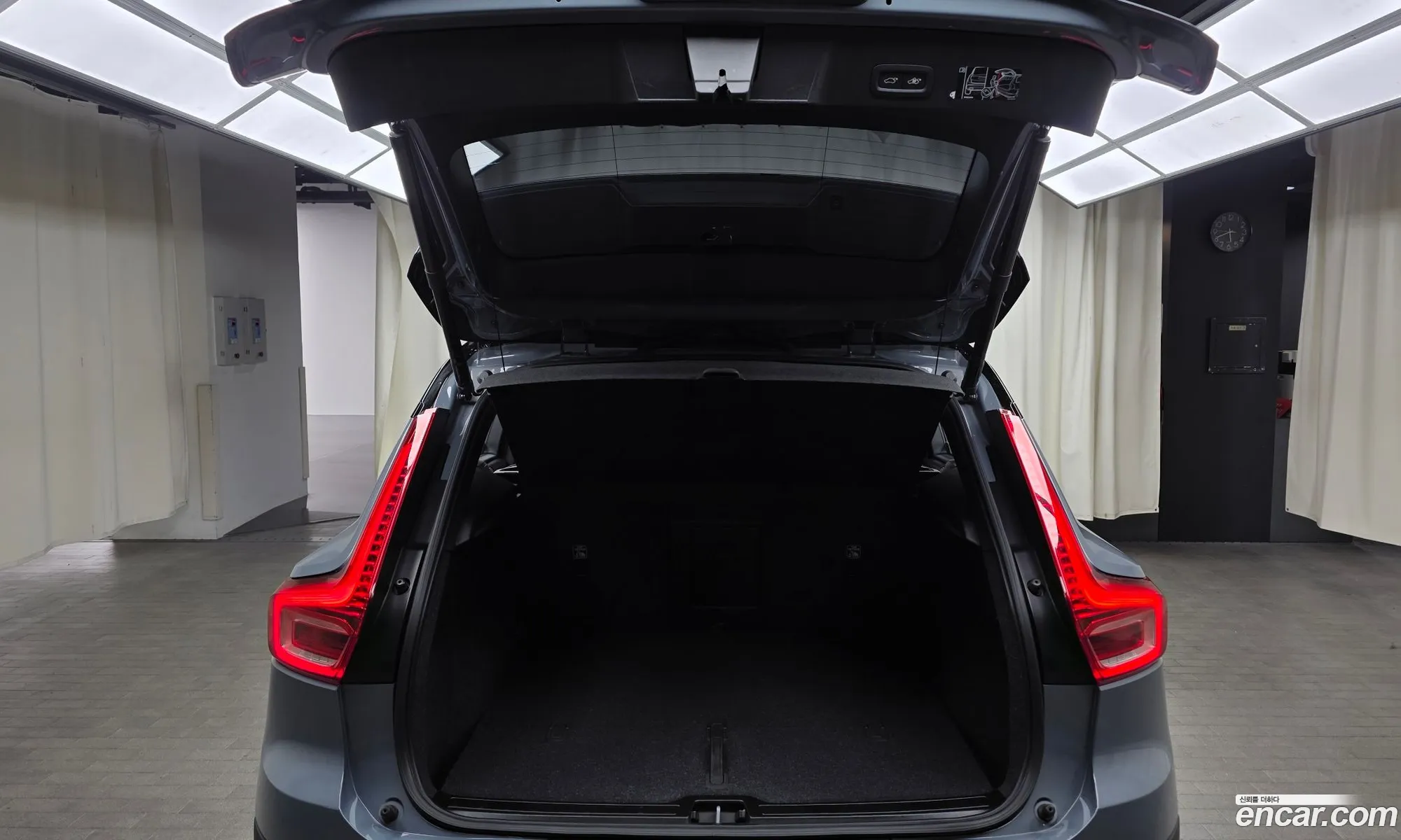 Volvo XC40 2021 YV1XZK92CN2659372 — 9