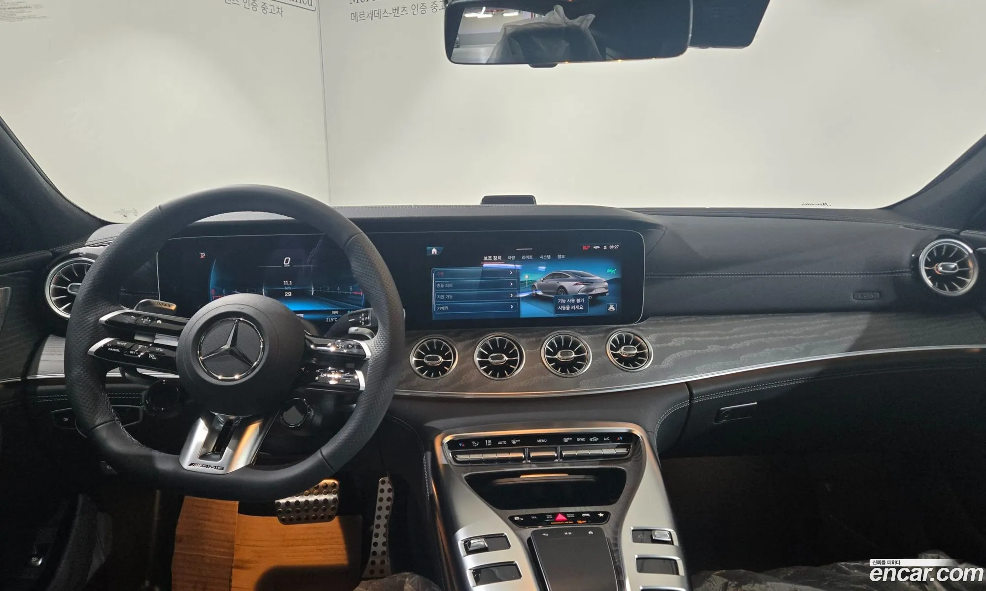Mercedes-Benz AMG GT 2025 — 9