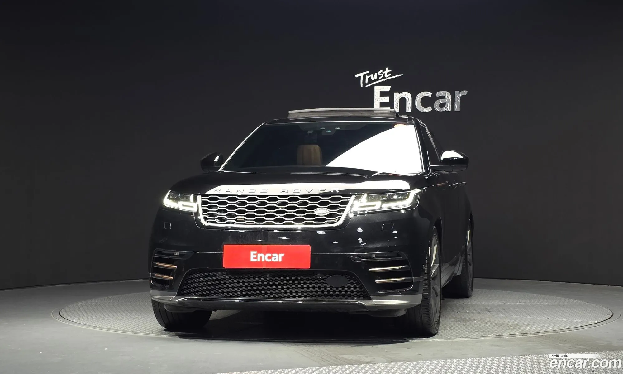 Land Rover Range Rover Velar 2018 — 16