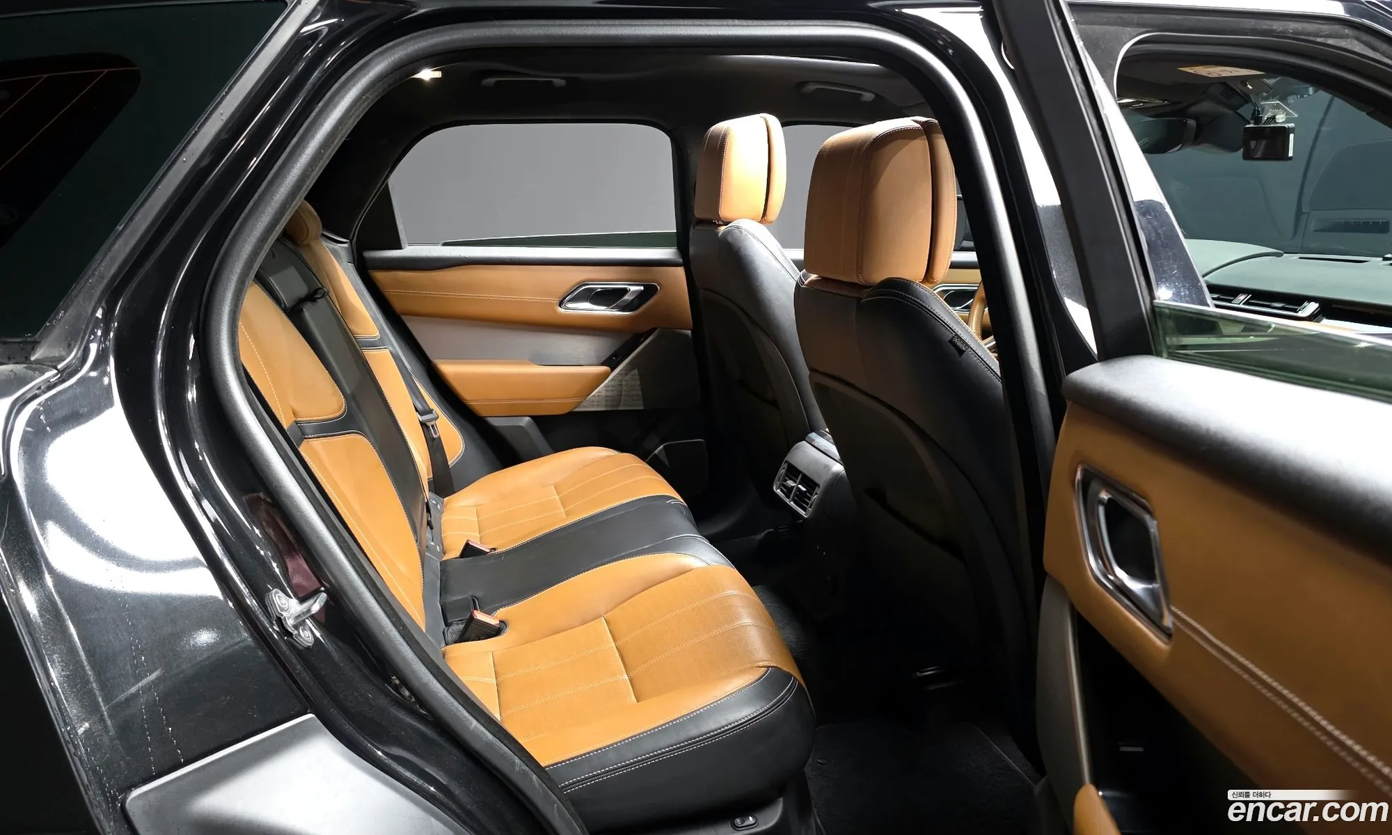 Land Rover Range Rover Velar 2018 — 11