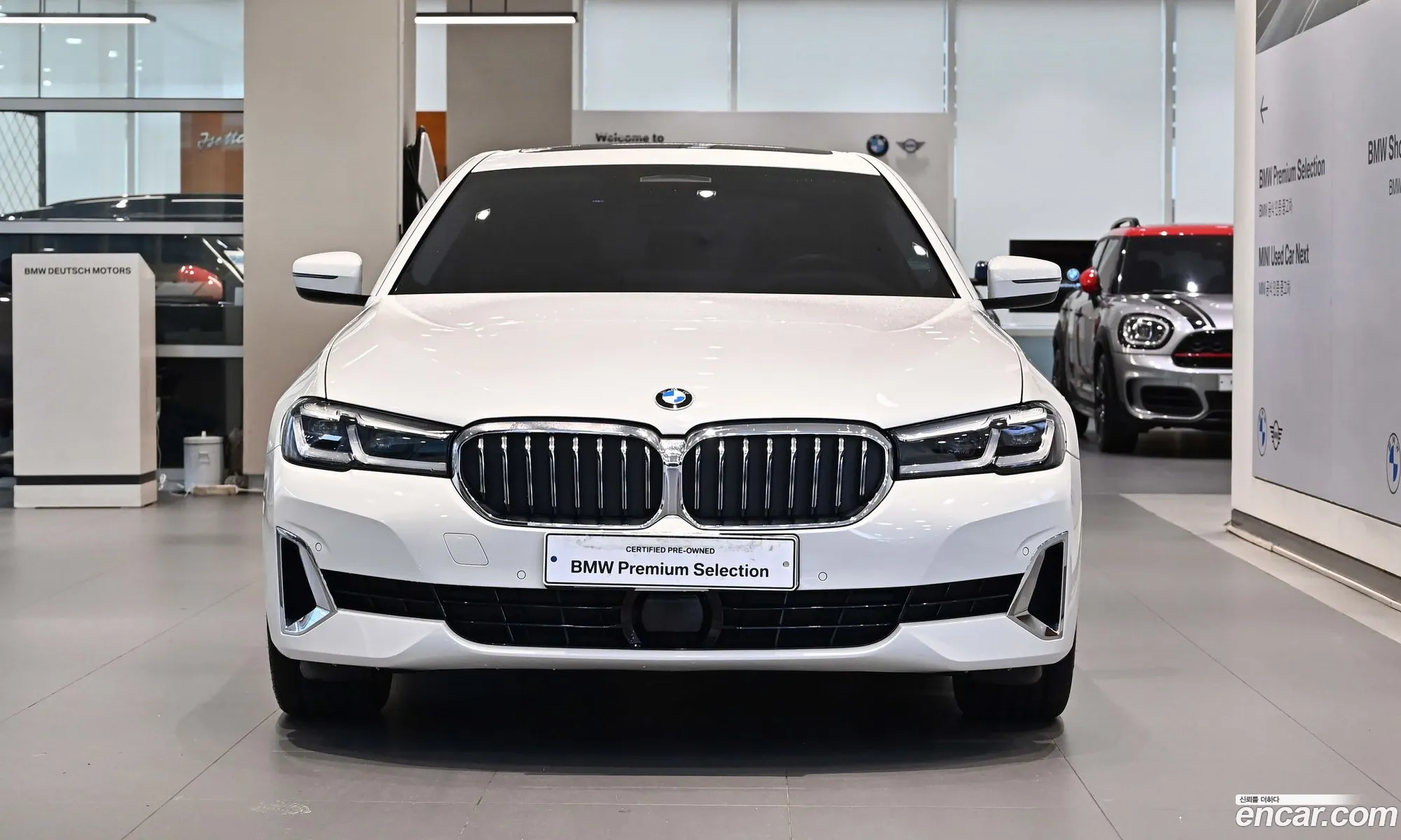 BMW 5 Series 2022 — 17