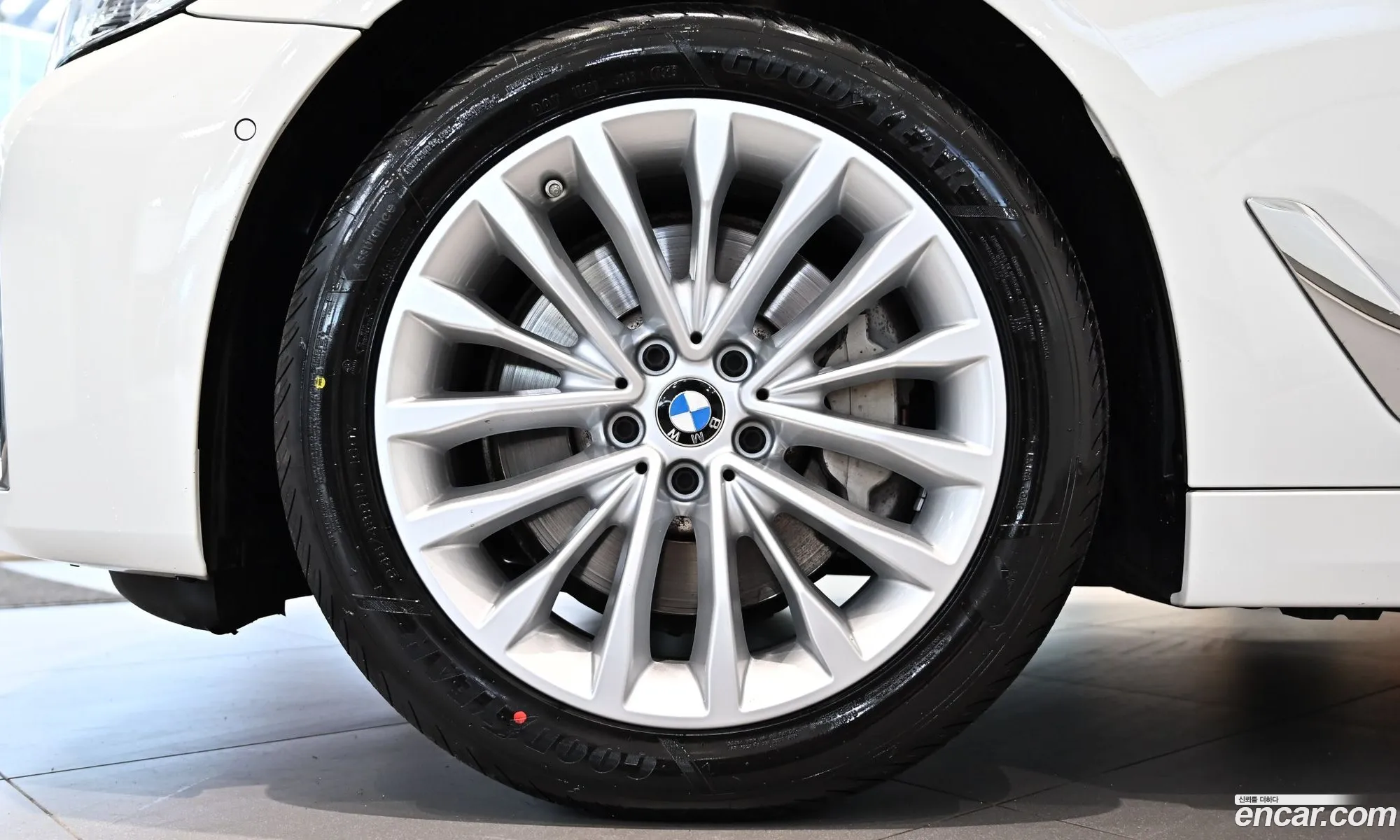 BMW 5 Series 2022 — 14
