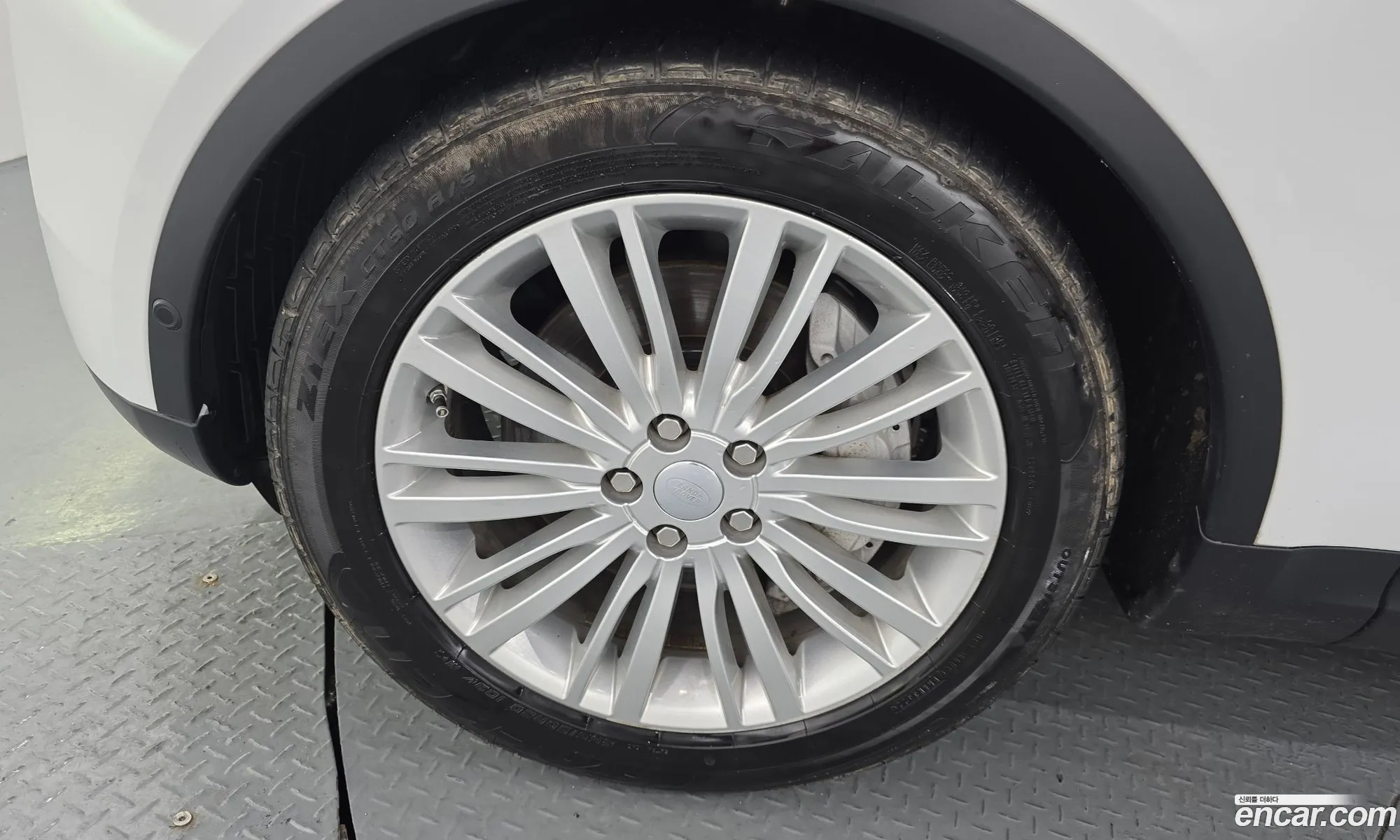 Land Rover Discovery 5 2019 — 29
