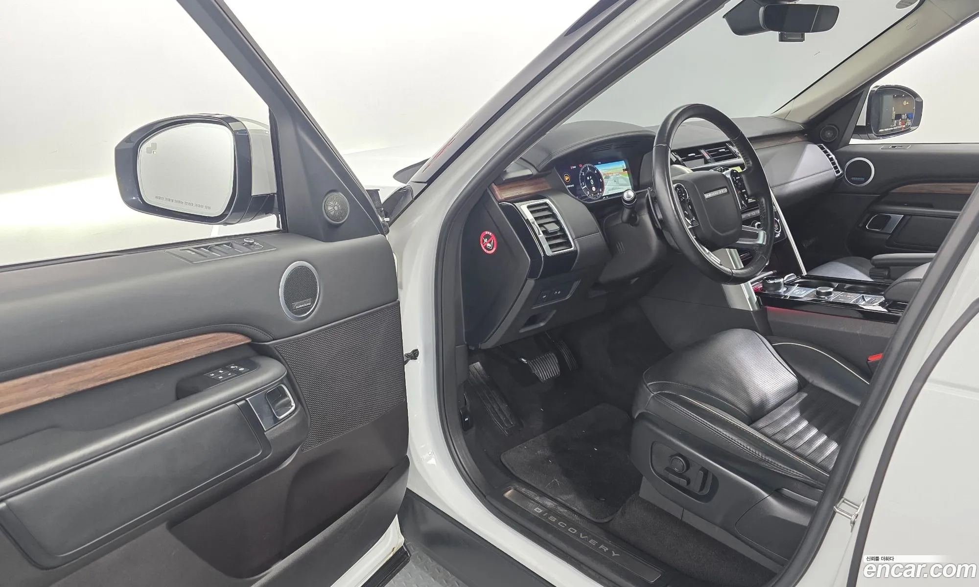 Land Rover Discovery 5 2019 — 10