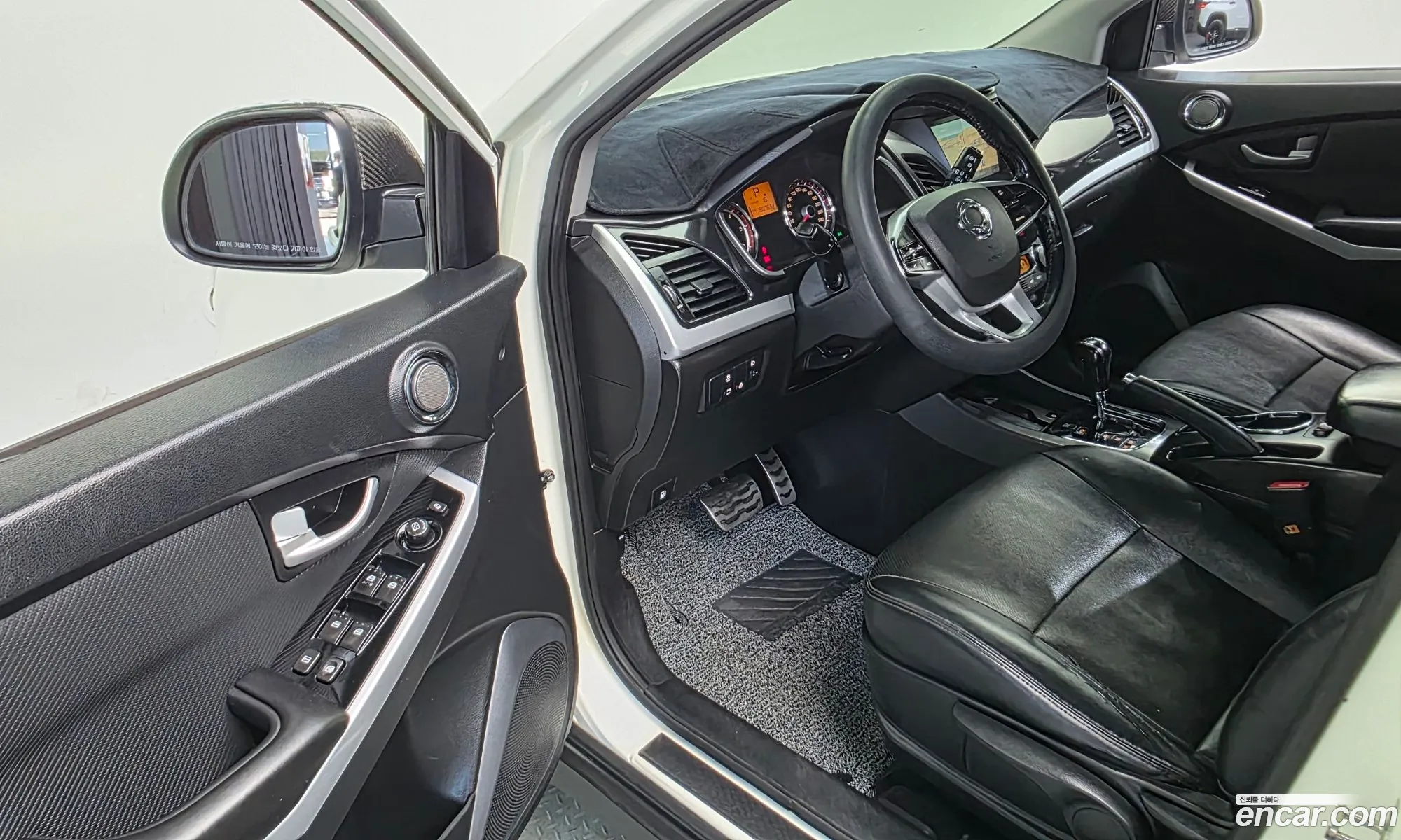 KG Mobility (SsangYong) Style Korando C 2017 — 11