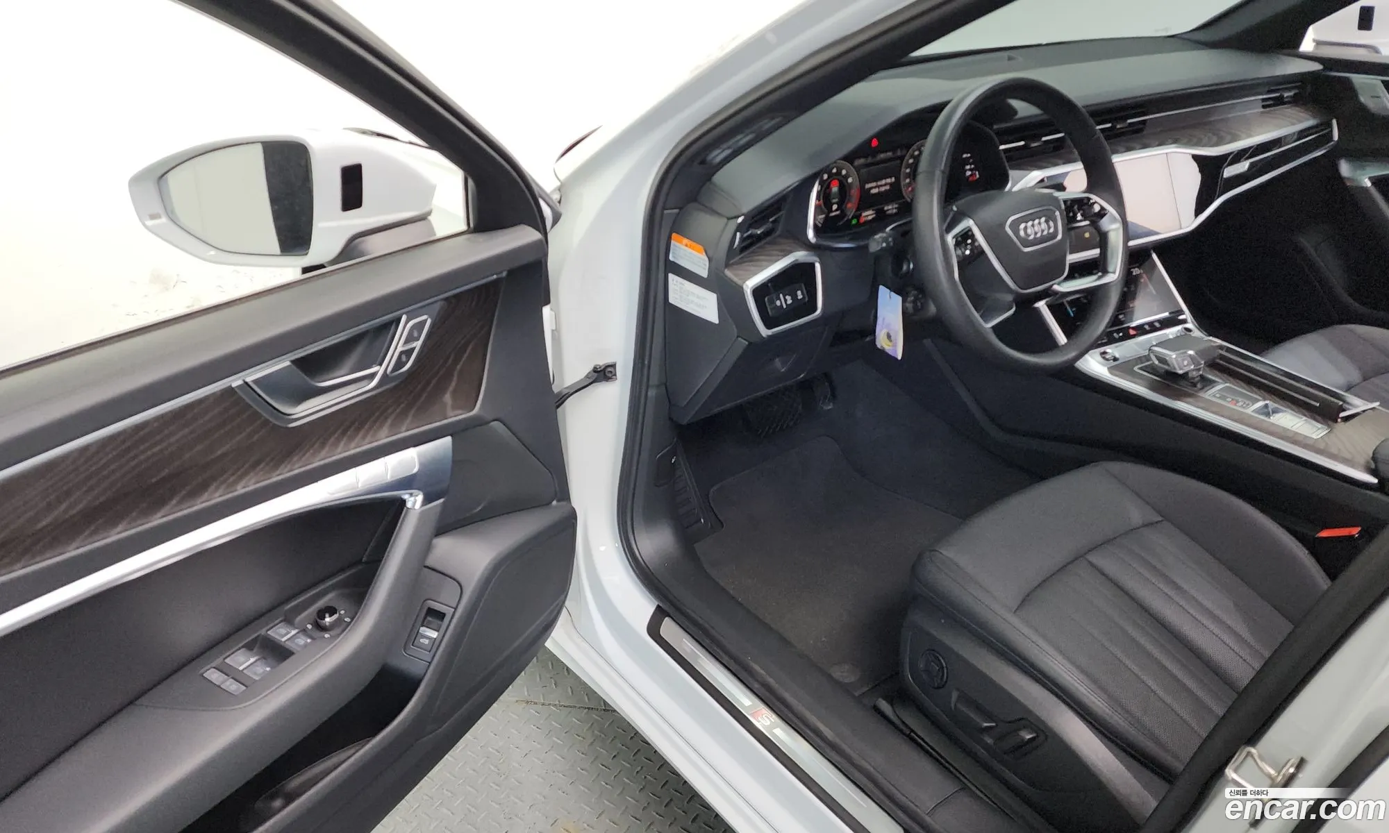 Audi A6 2022 WAUZZZF2 — 3