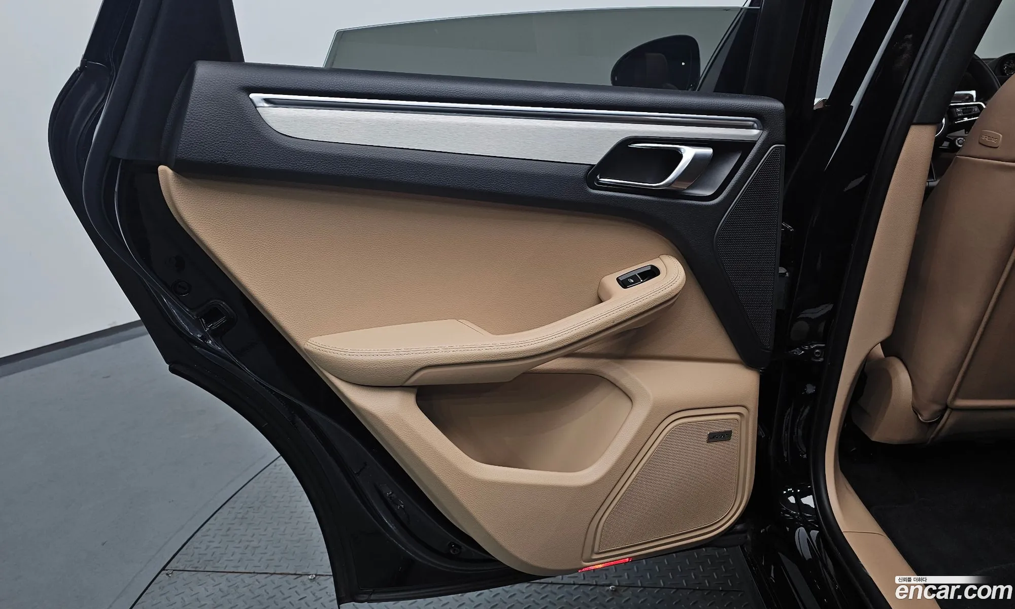 Porsche Macan 2022 WP1AG2956NLB35210 — 32