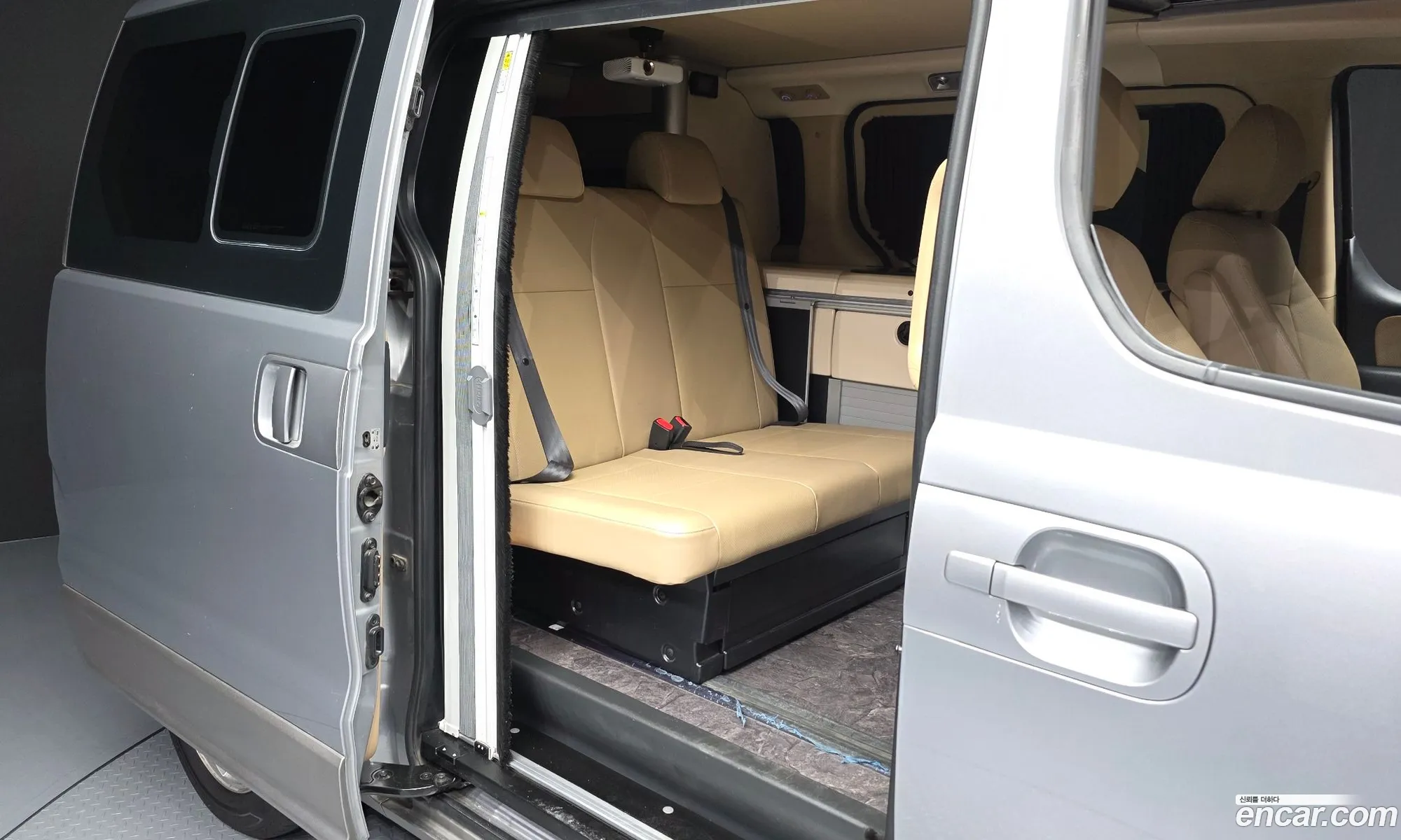 Hyundai Grand Starex 2019 — 17